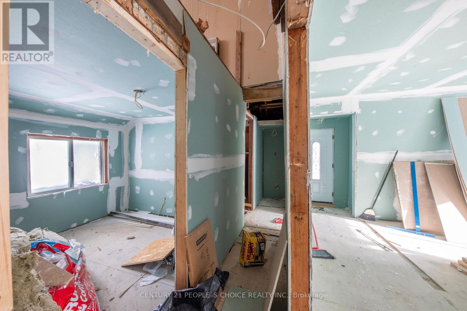 250 Kingfisher Avenue, Tay, Ontario  L0K 1R0 - Photo 11 - S12654300