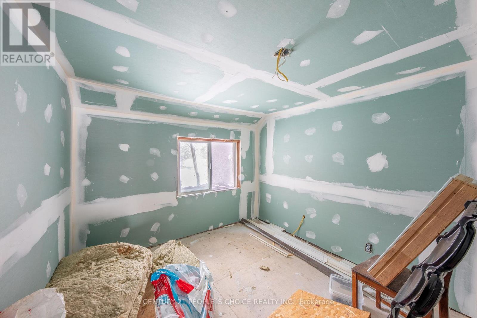 250 Kingfisher Avenue, Tay, Ontario  L0K 1R0 - Photo 12 - S12654300