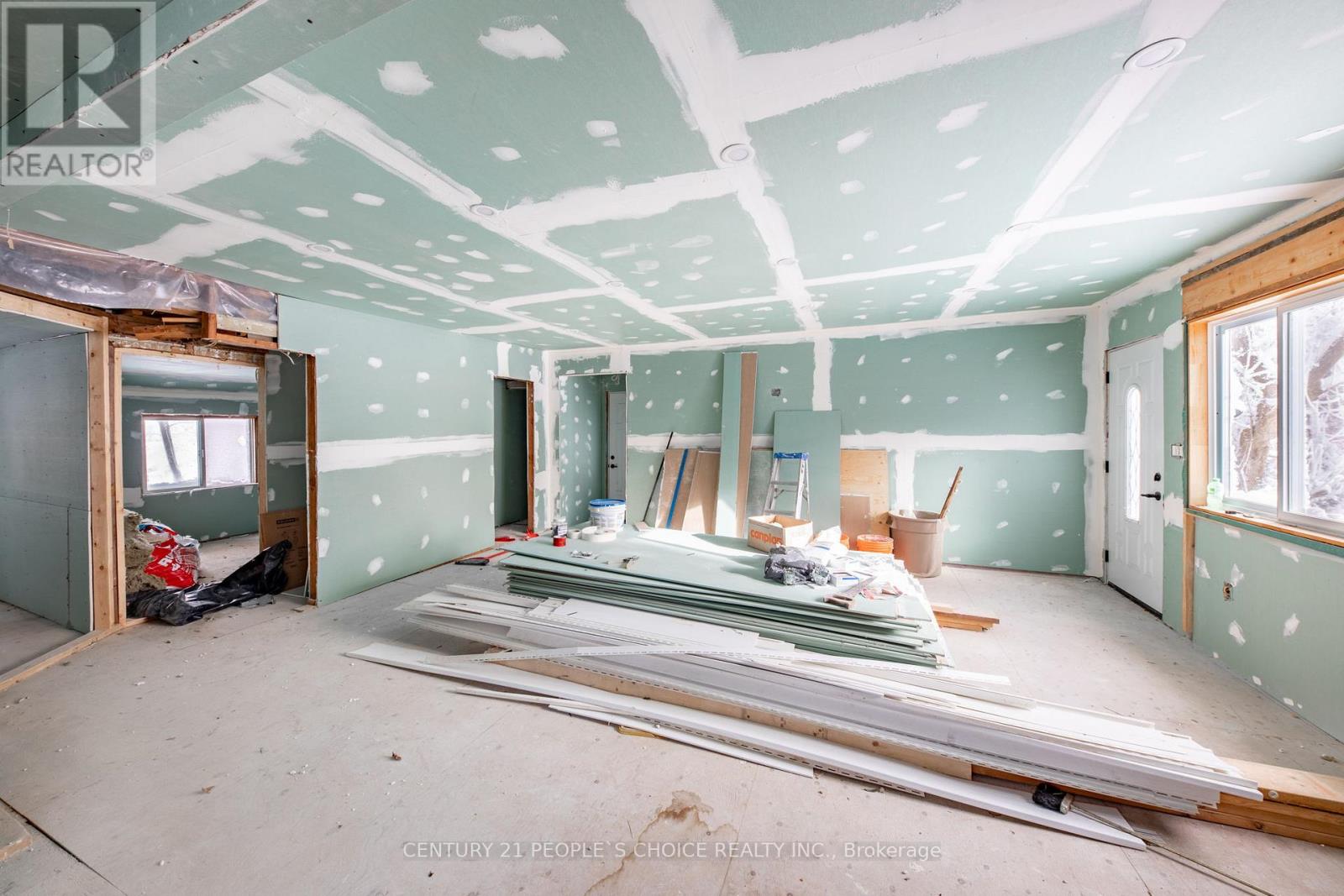 250 Kingfisher Avenue, Tay, Ontario  L0K 1R0 - Photo 9 - S12654300