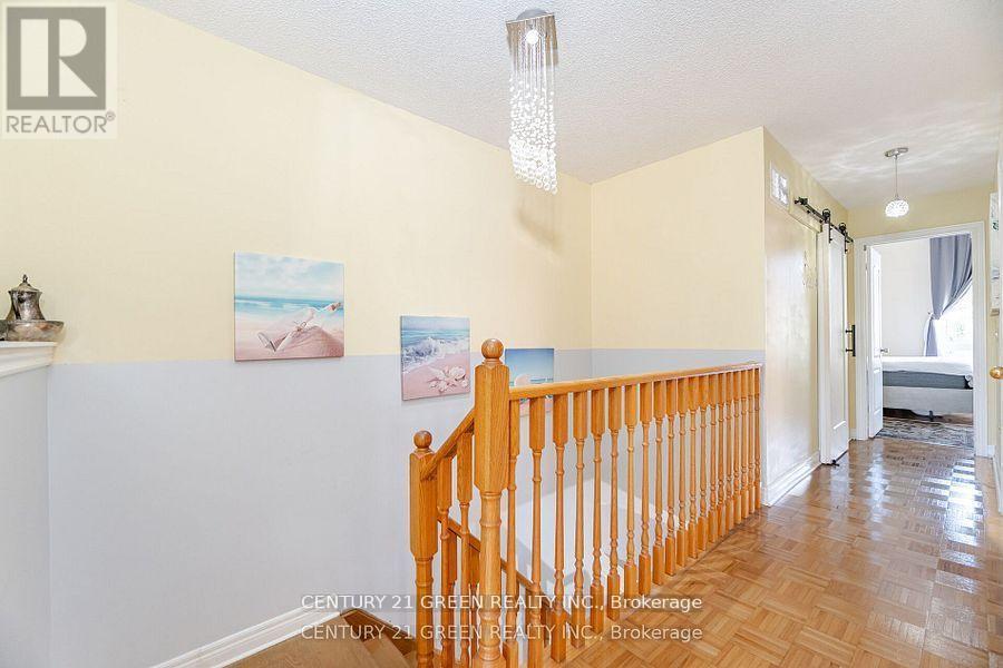 18 Fiddlehead Terrace, Toronto, Ontario  M1B 6B5 - Photo 21 - E12451489