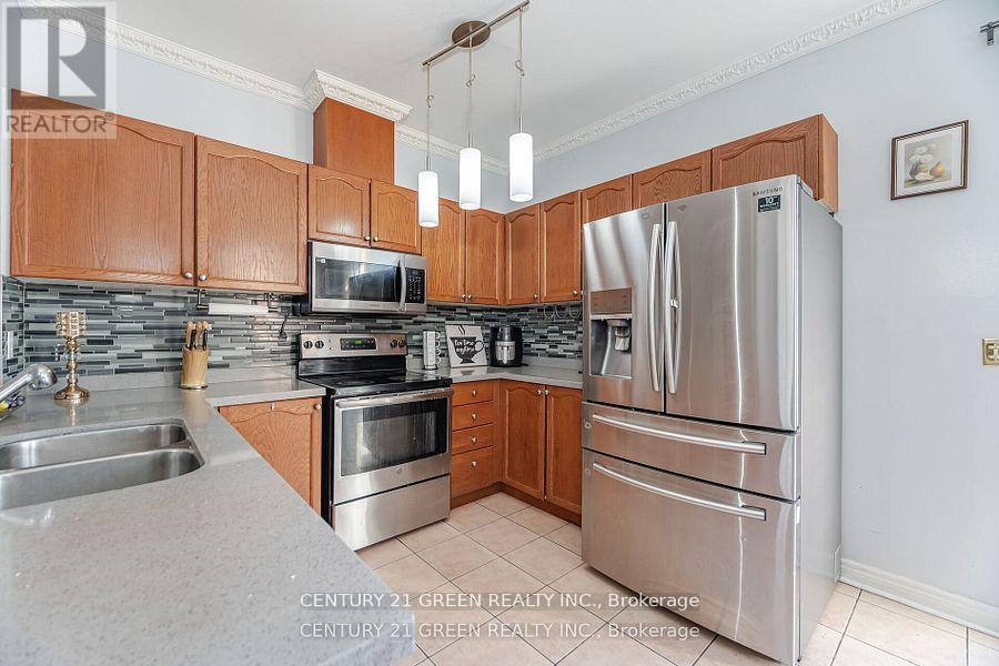 18 Fiddlehead Terrace, Toronto, Ontario  M1B 6B5 - Photo 14 - E12451489