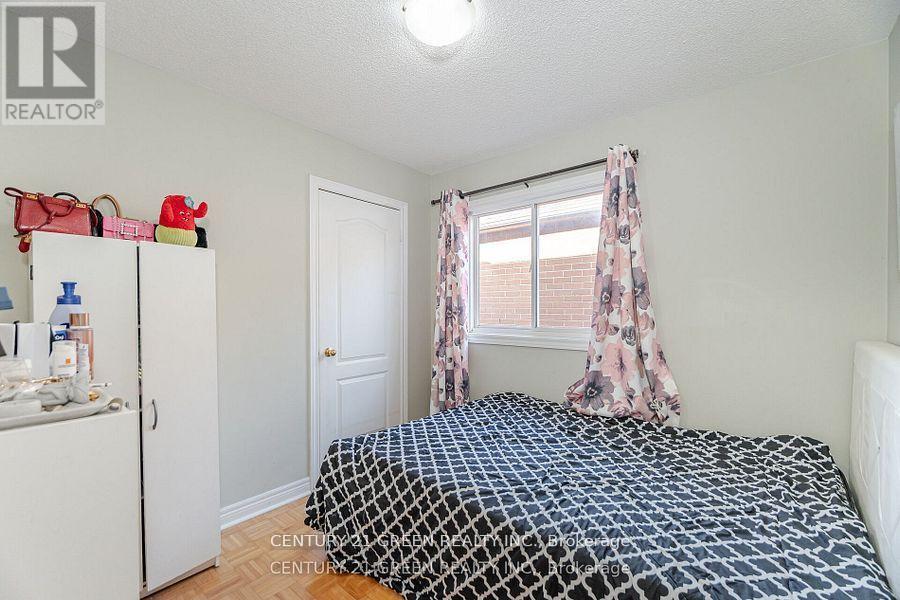 18 Fiddlehead Terrace, Toronto, Ontario  M1B 6B5 - Photo 31 - E12451489