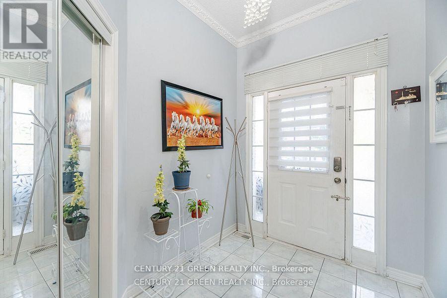 18 Fiddlehead Terrace, Toronto, Ontario  M1B 6B5 - Photo 6 - E12451489