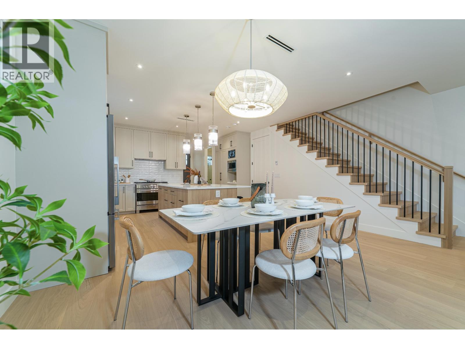 3817 Oxford Street, Burnaby, British Columbia V5C 1C2 - Photo 15 - R3075225