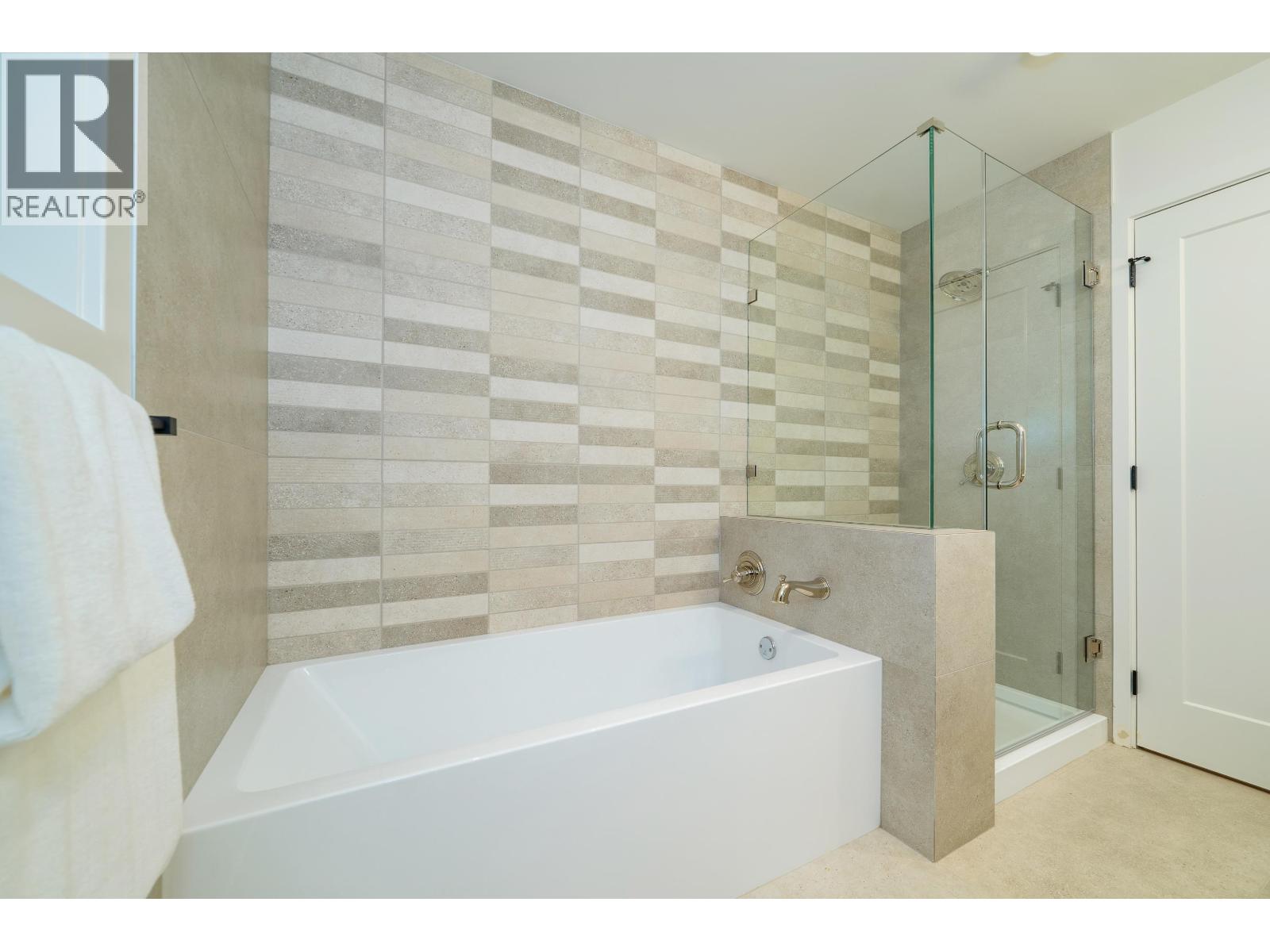 3817 Oxford Street, Burnaby, British Columbia V5C 1C2 - Photo 28 - R3075225