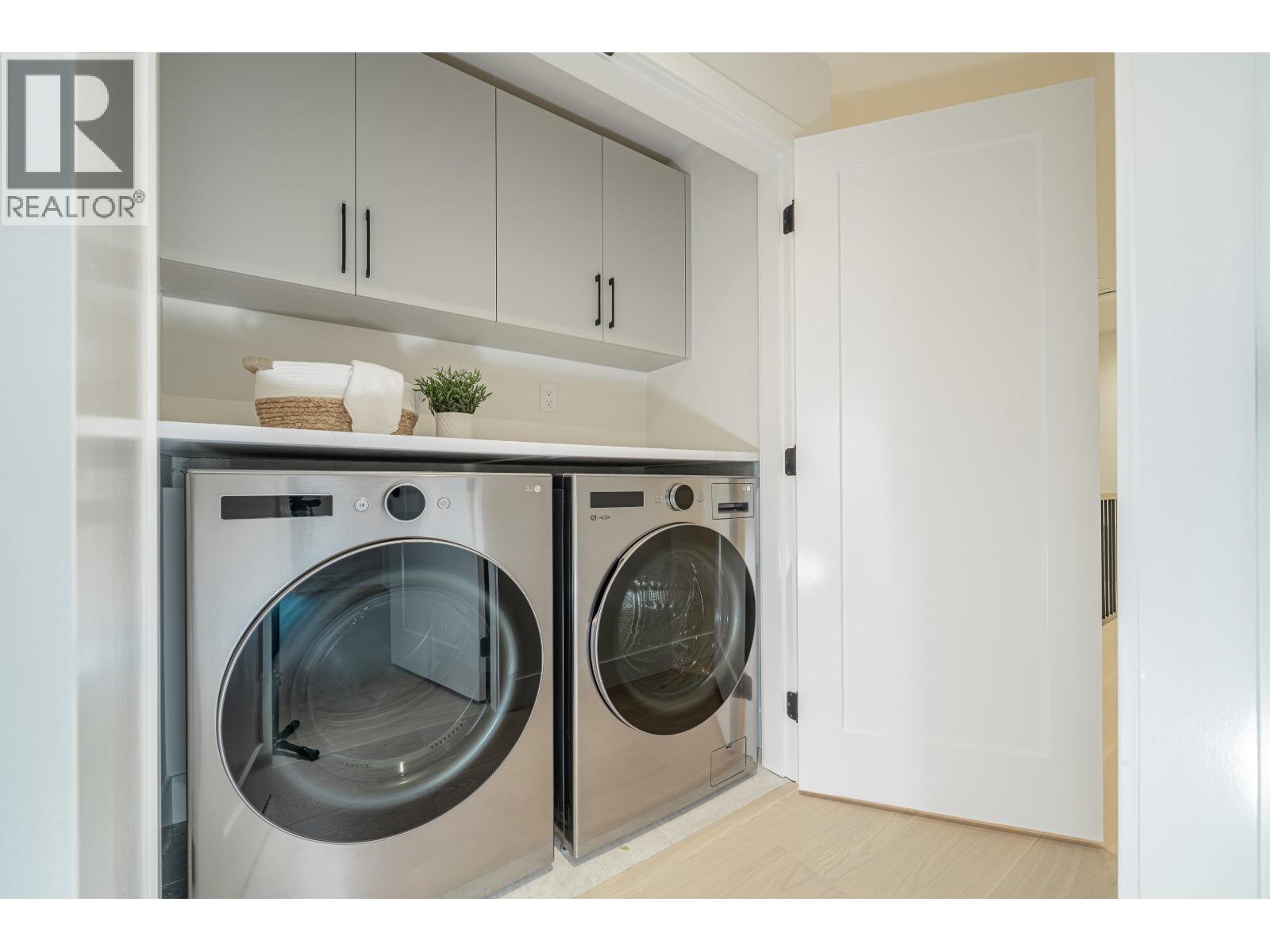 3817 Oxford Street, Burnaby, British Columbia V5C 1C2 - Photo 32 - R3075225