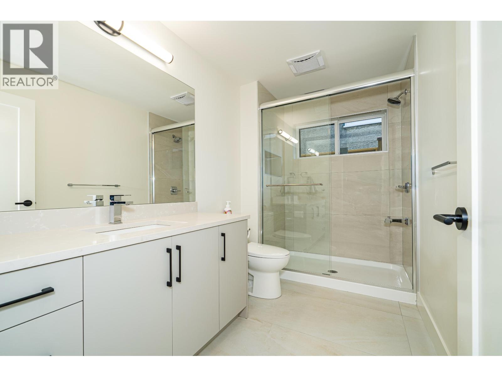 3817 Oxford Street, Burnaby, British Columbia V5C 1C2 - Photo 38 - R3075225