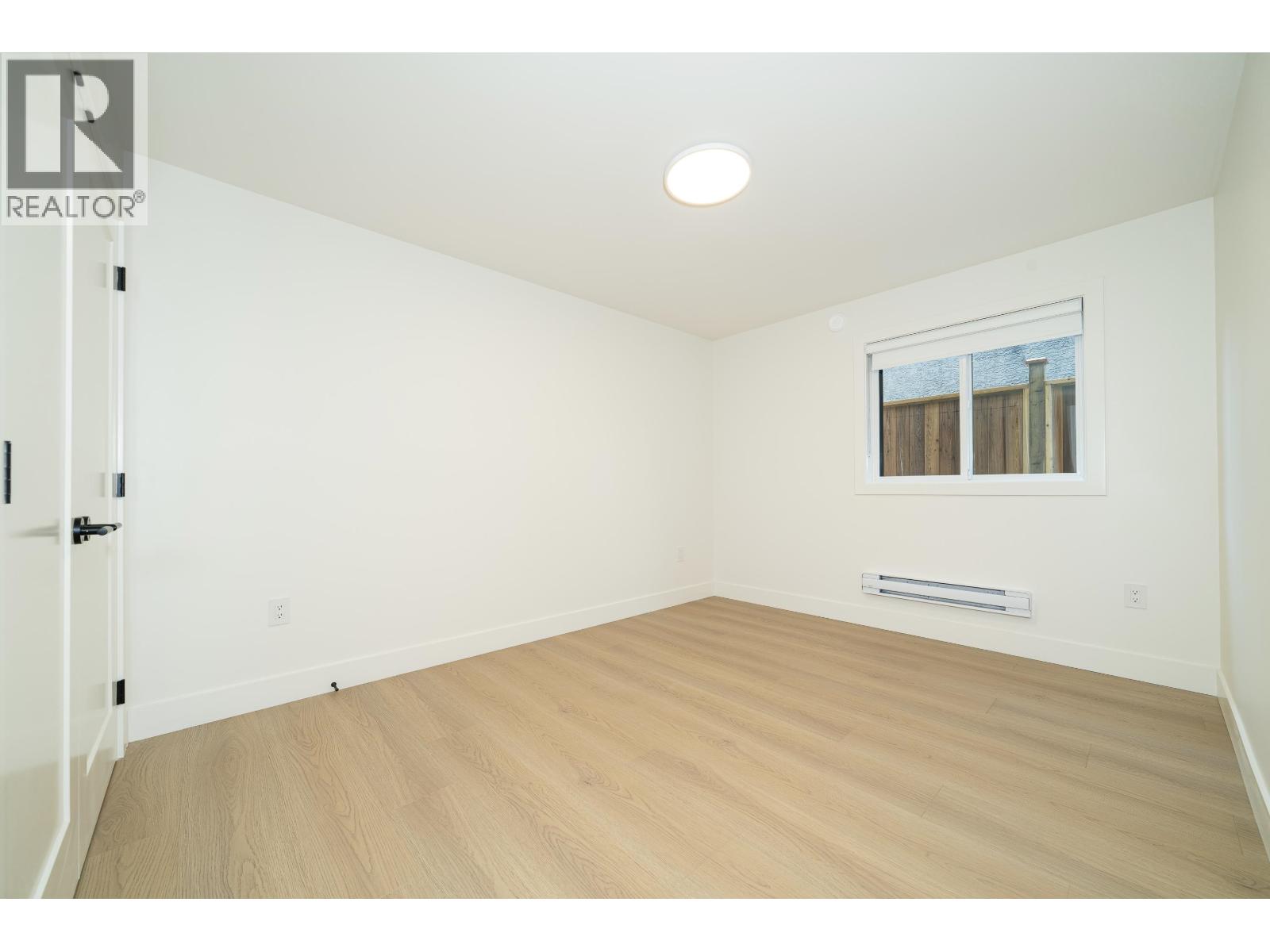 3817 Oxford Street, Burnaby, British Columbia V5C 1C2 - Photo 37 - R3075225