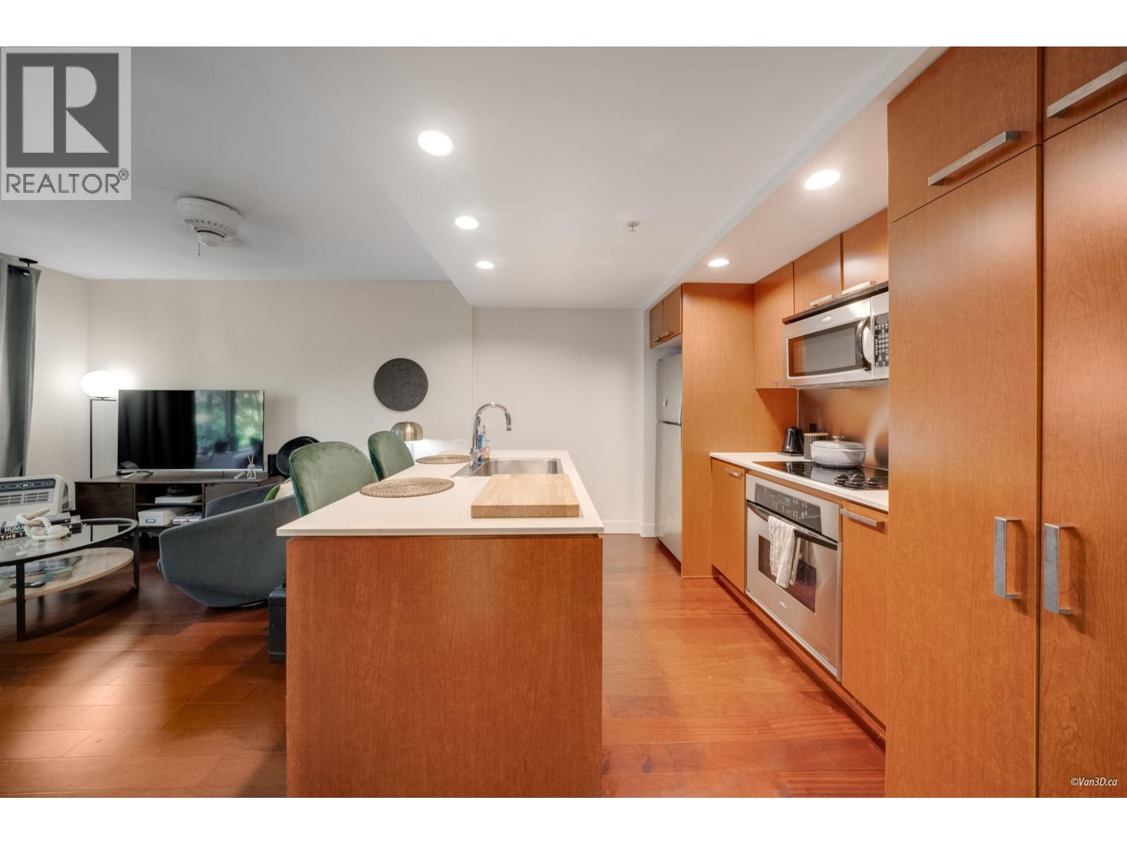 302 1255 Seymour Street, Vancouver, British Columbia  V6B 0H1 - Photo 2 - R3075267