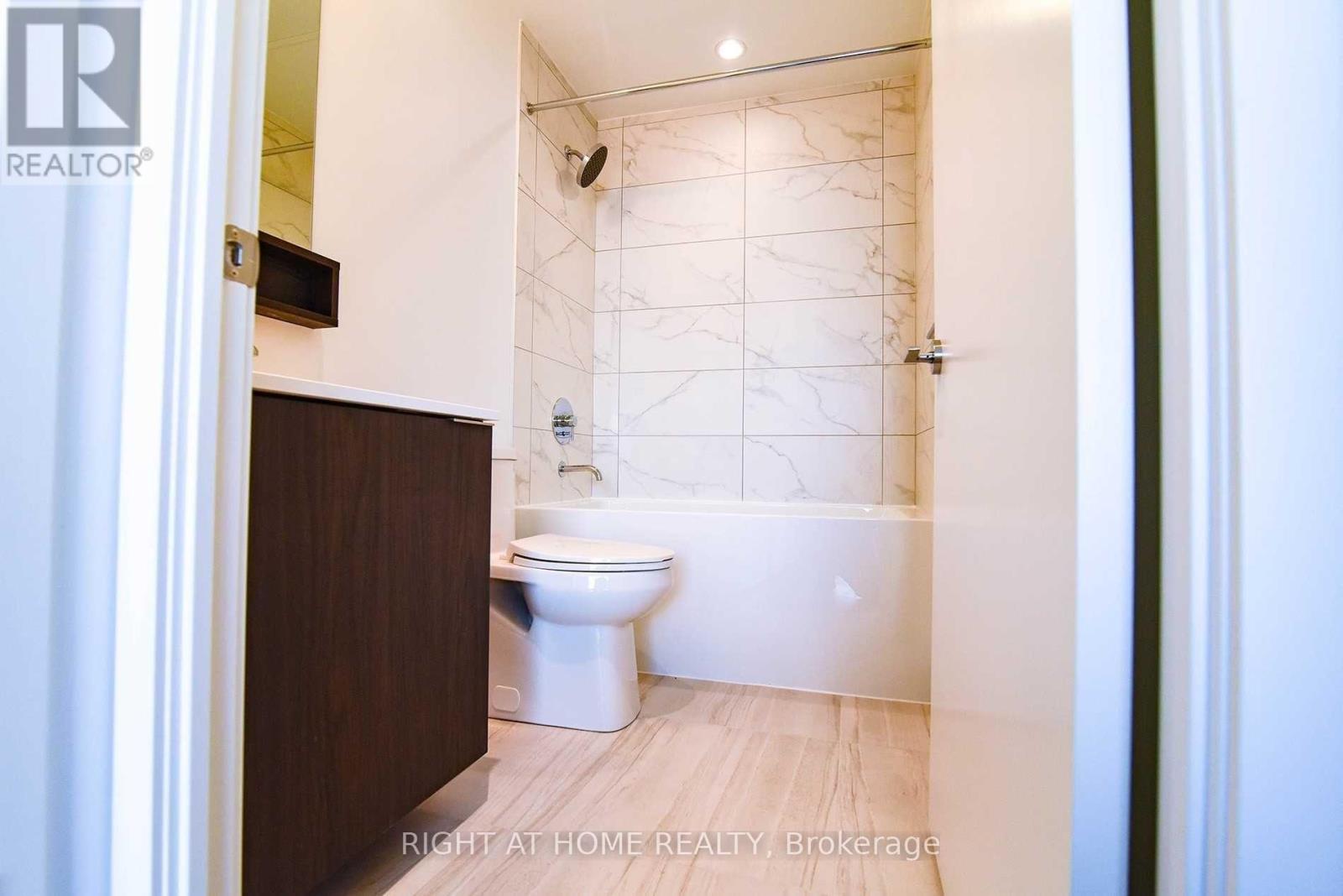 4701 - 5 Buttermill Avenue, Vaughan, Ontario  L4K 0J5 - Photo 14 - N12654322