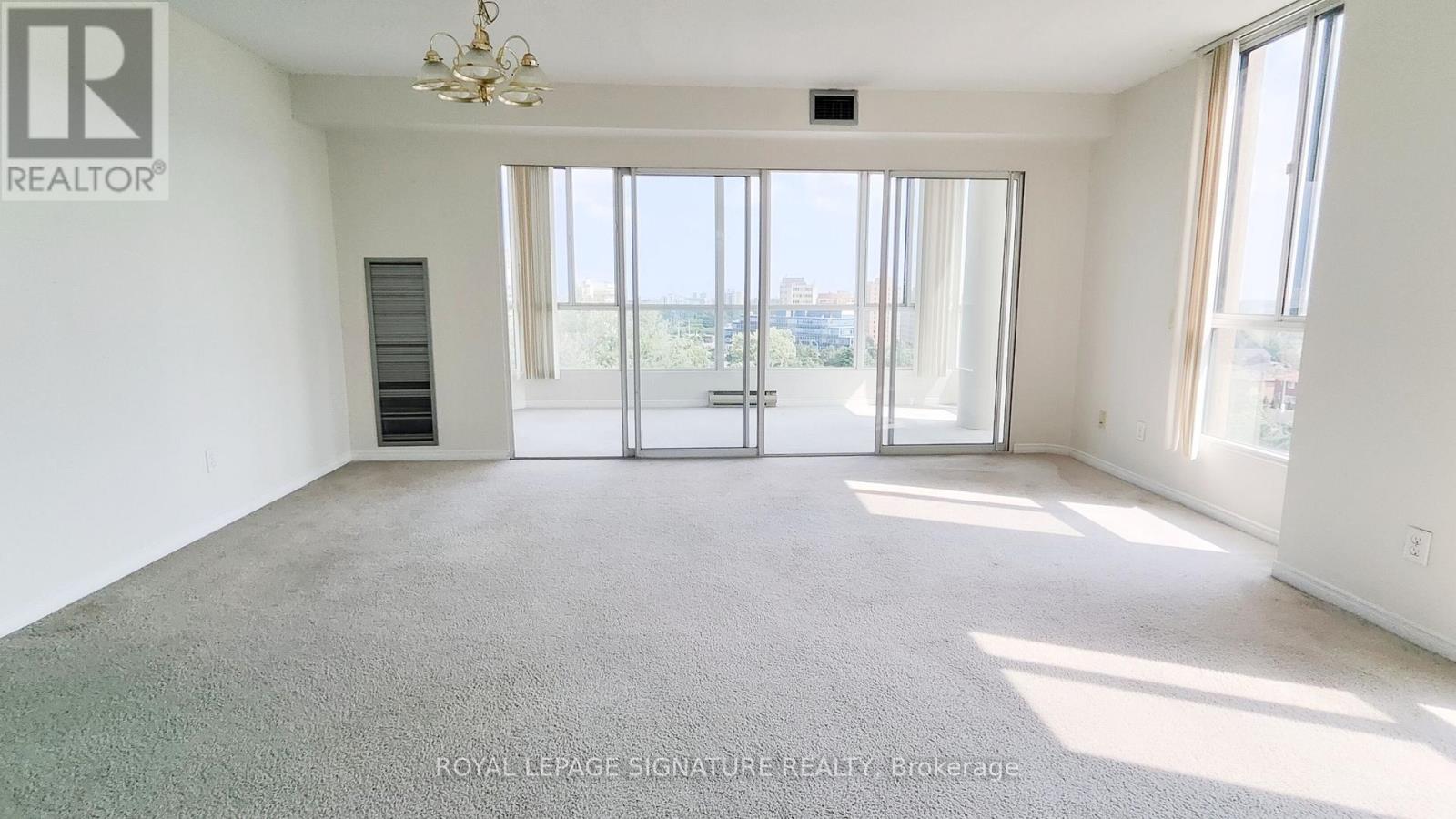 603 - 145 Hillcrest Avenue, Mississauga, Ontario  L5B 3Z1 - Photo 3 - W12654304