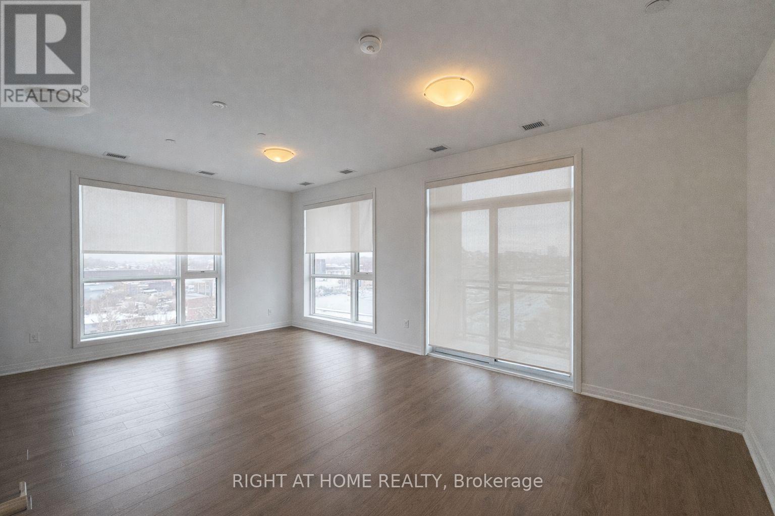 306 - 50 Kaitting Trail, Oakville, Ontario  L6M 5N3 - Photo 3 - W12654326