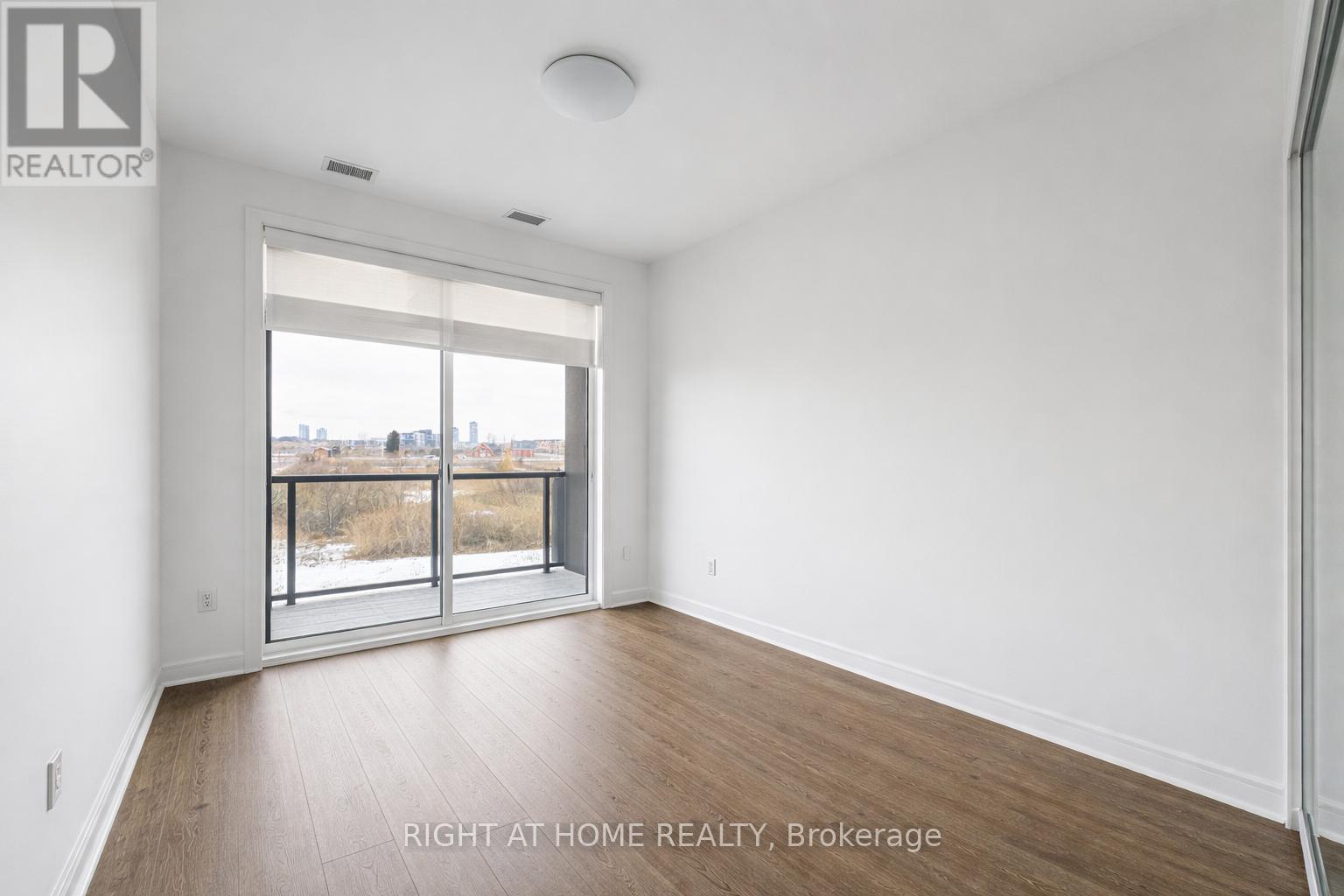 306 - 50 Kaitting Trail, Oakville, Ontario  L6M 5N3 - Photo 9 - W12654326