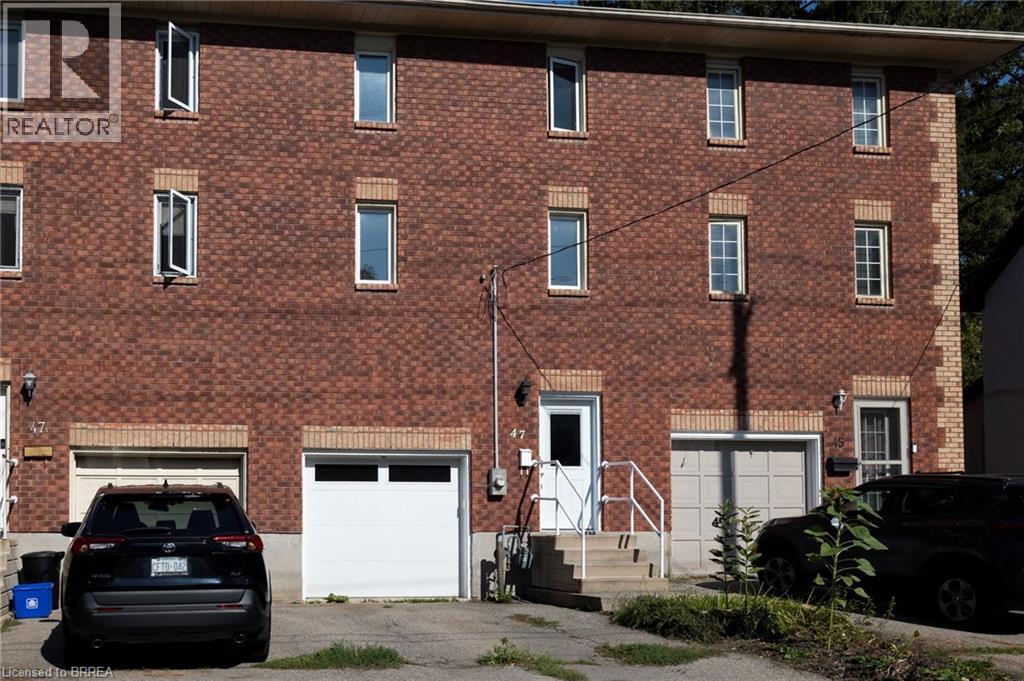 47 Walnut Street, Brantford, Ontario  N3T 1H1 - Photo 1 - 40763463