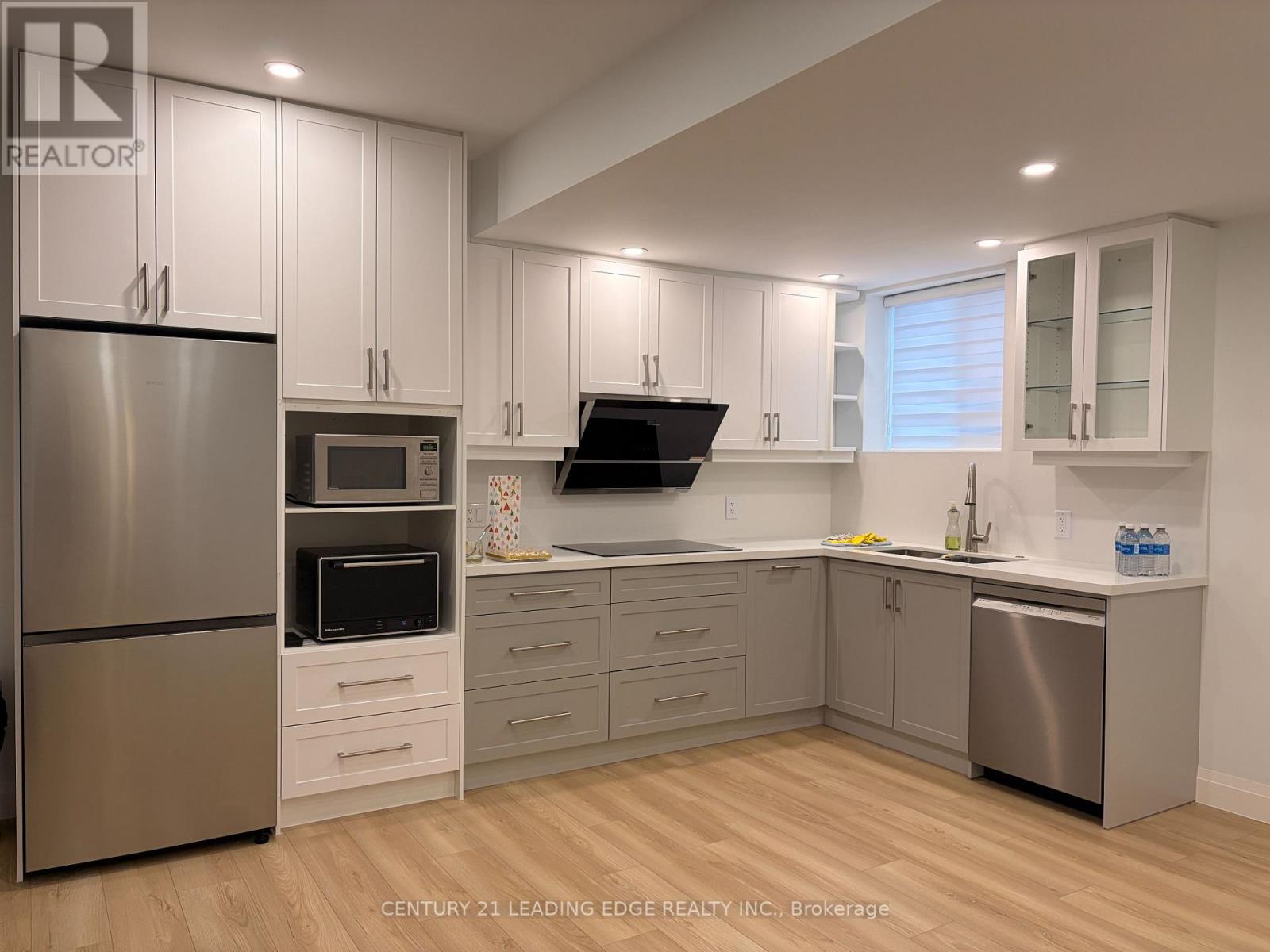 346 Annshiela Drive, Georgina, Ontario  L4P 3A5 - Photo 4 - N12654230