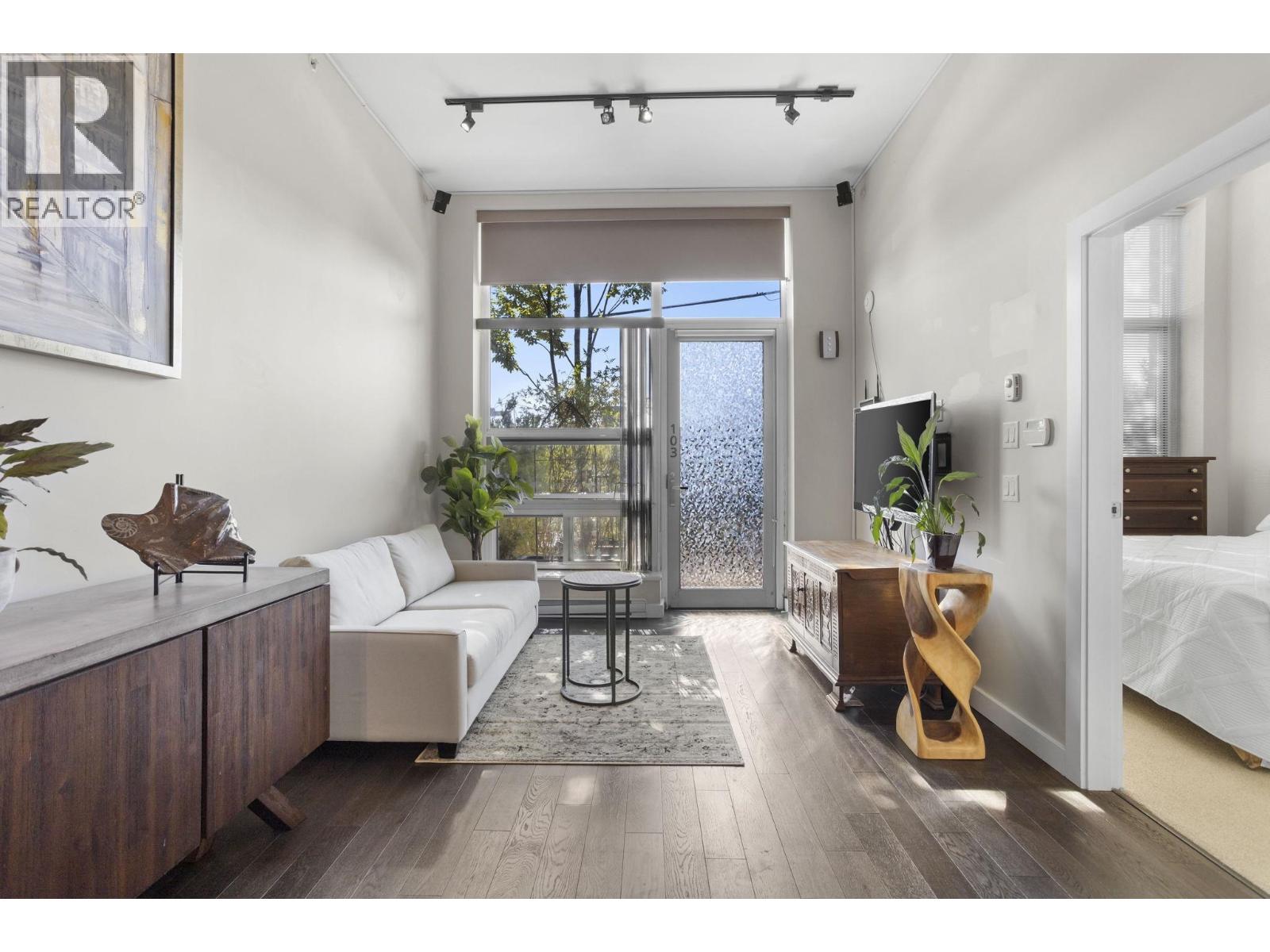 103 1182 W 16TH STREET, North Vancouver, British Columbia