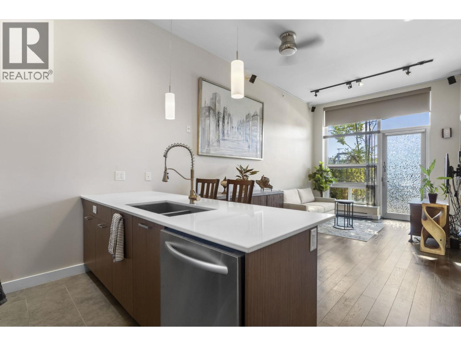 103 1182 W 16th Street, North Vancouver, British Columbia  V7P 0B3 - Photo 10 - R3048987