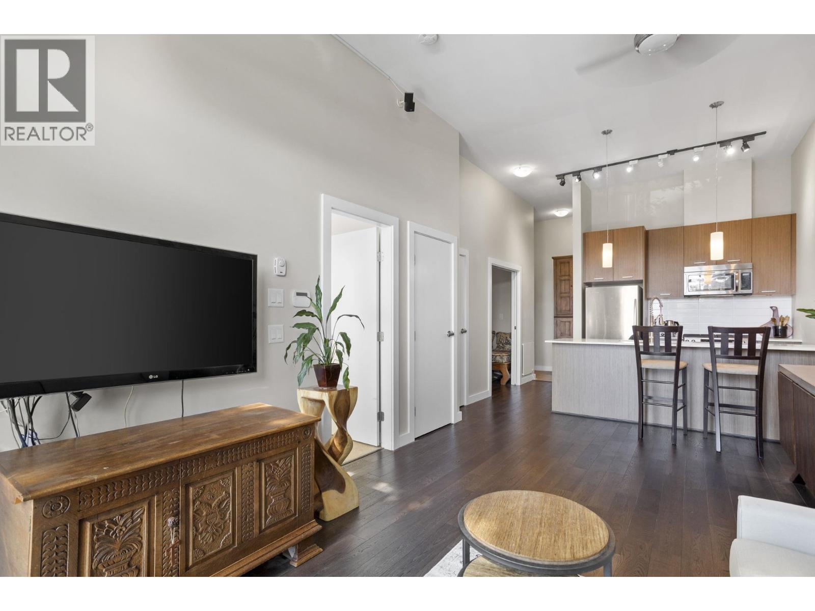 103 1182 W 16th Street, North Vancouver, British Columbia  V7P 0B3 - Photo 3 - R3048987