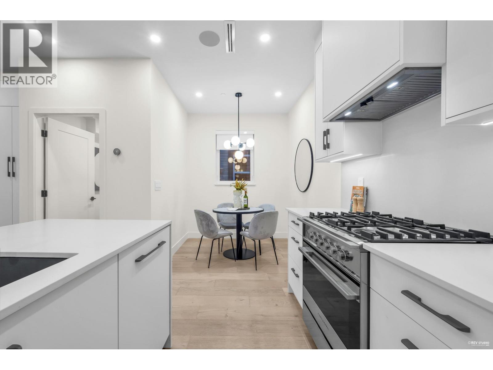 1 65 E KING EDWARD AVENUE, Vancouver, British Columbia