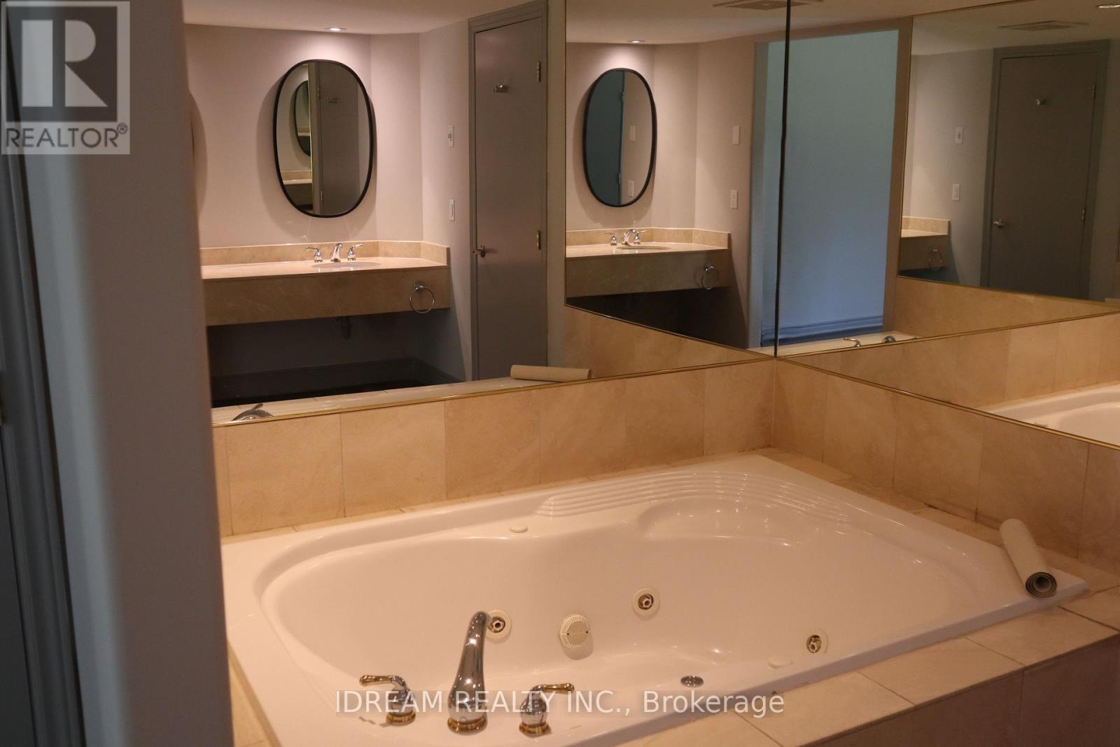 2111/2110 - 90 Highland Drive, Oro-Medonte, Ontario  L0L 2L0 - Photo 21 - S12148227