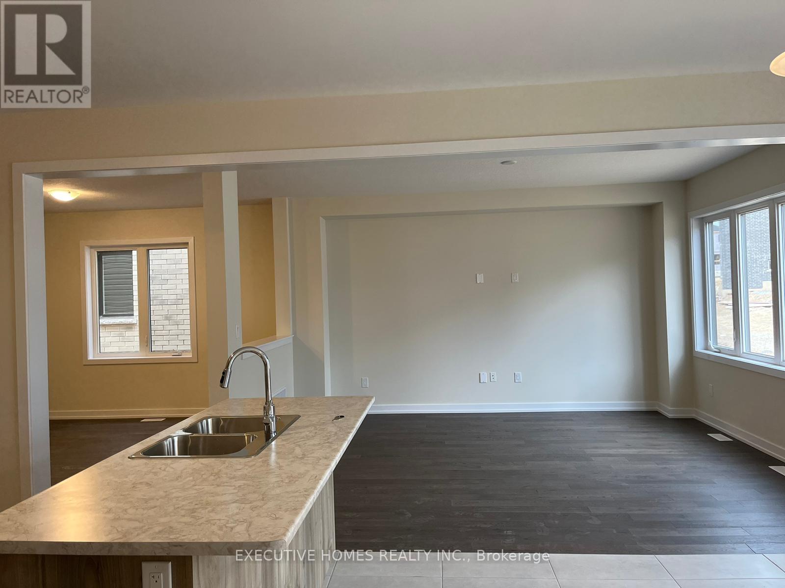 170 Lilac Circle, Haldimand, Ontario  N3W 0H5 - Photo 4 - X12654346