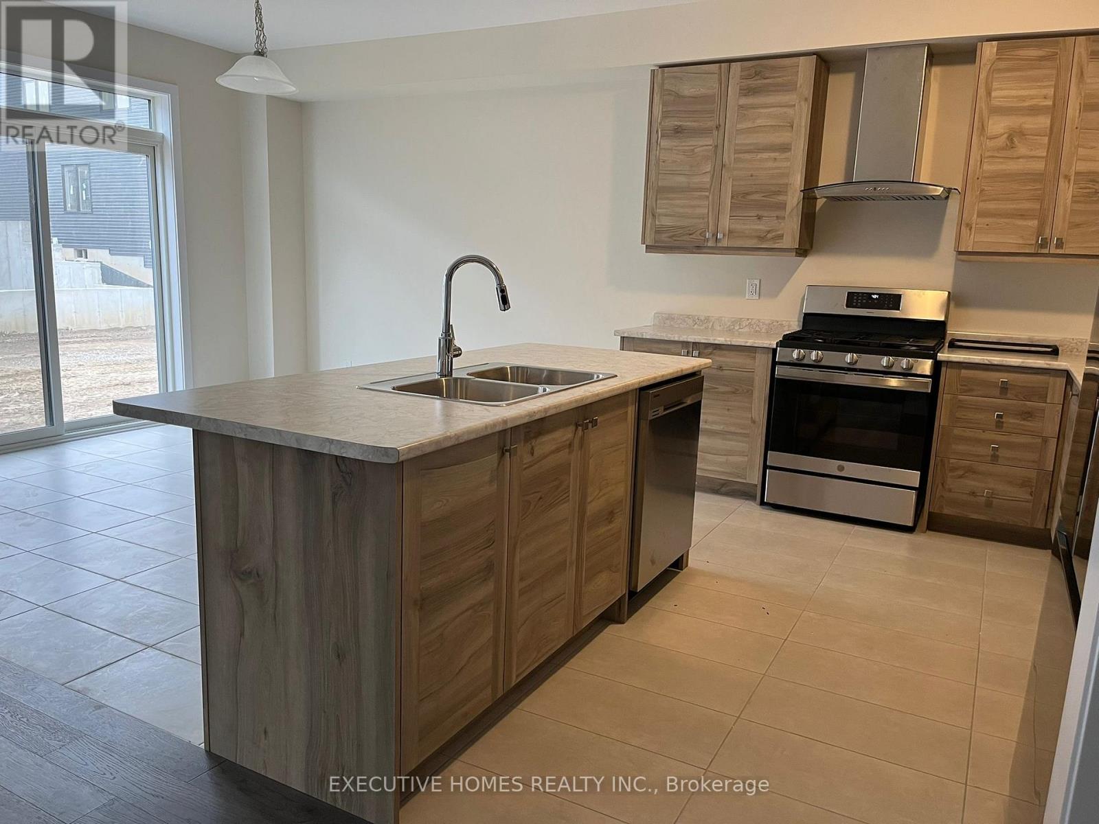 170 Lilac Circle, Haldimand, Ontario  N3W 0H5 - Photo 6 - X12654346