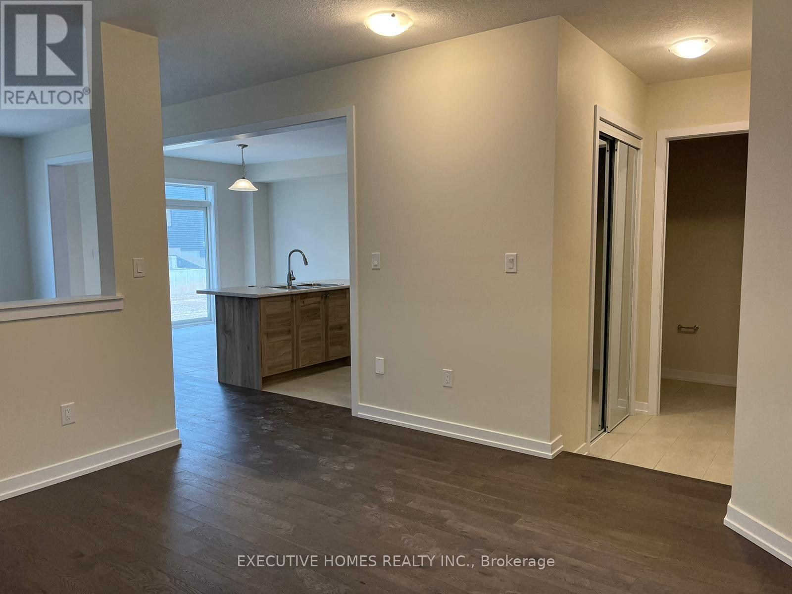 170 Lilac Circle, Haldimand, Ontario  N3W 0H5 - Photo 9 - X12654346