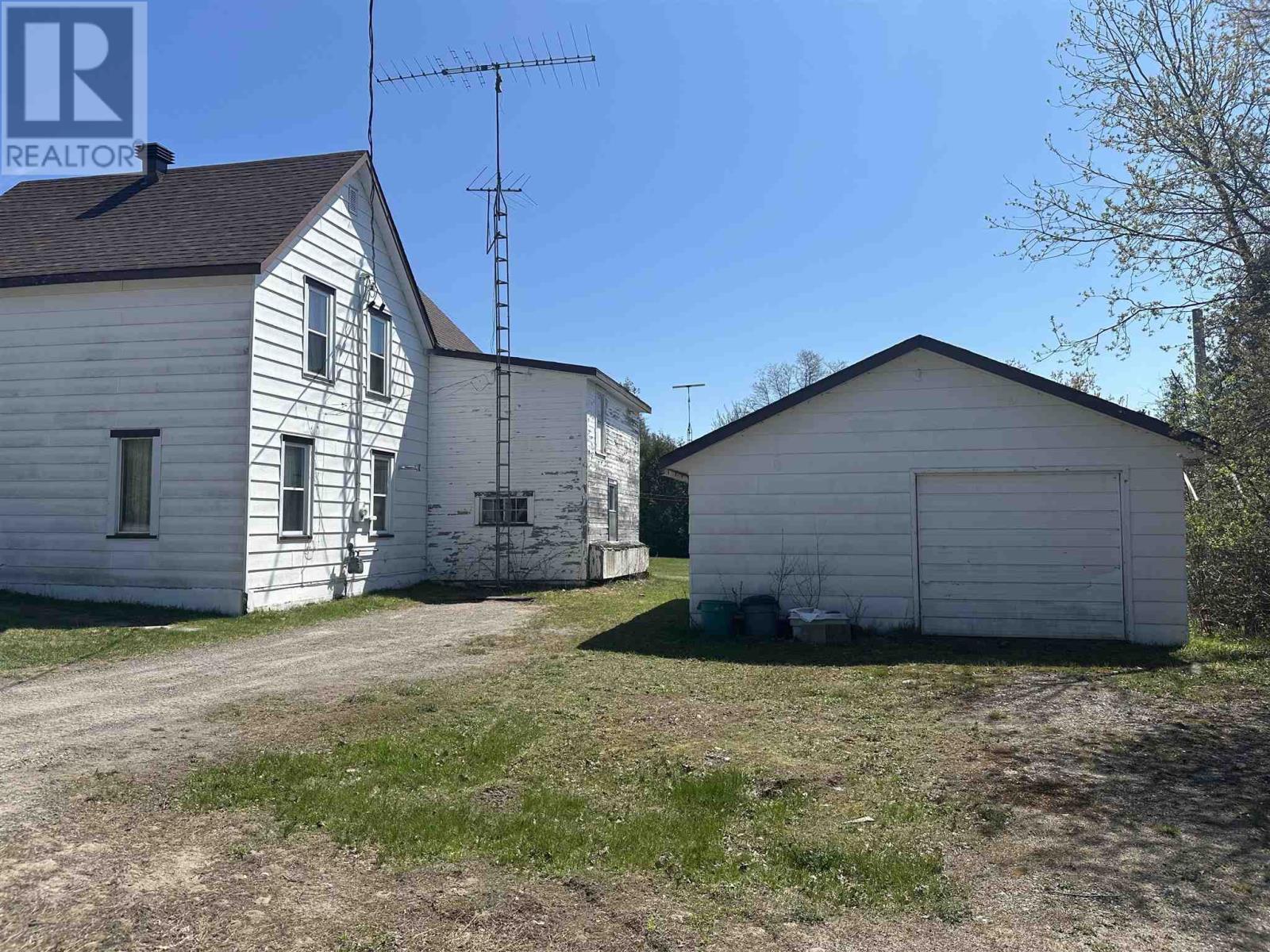62 Queen St, Thessalon, Ontario  P0R 1L0 - Photo 4 - SM251159