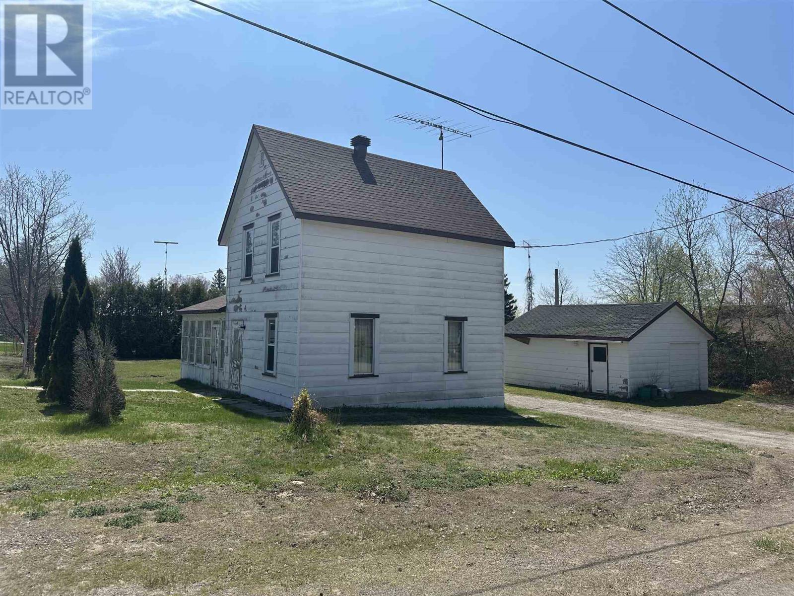 62 Queen St, Thessalon, Ontario  P0R 1L0 - Photo 3 - SM251159