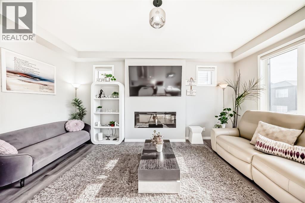 127 Carrington Crescent Nw, Calgary, Alberta  T3P 1R2 - Photo 5 - A2276277