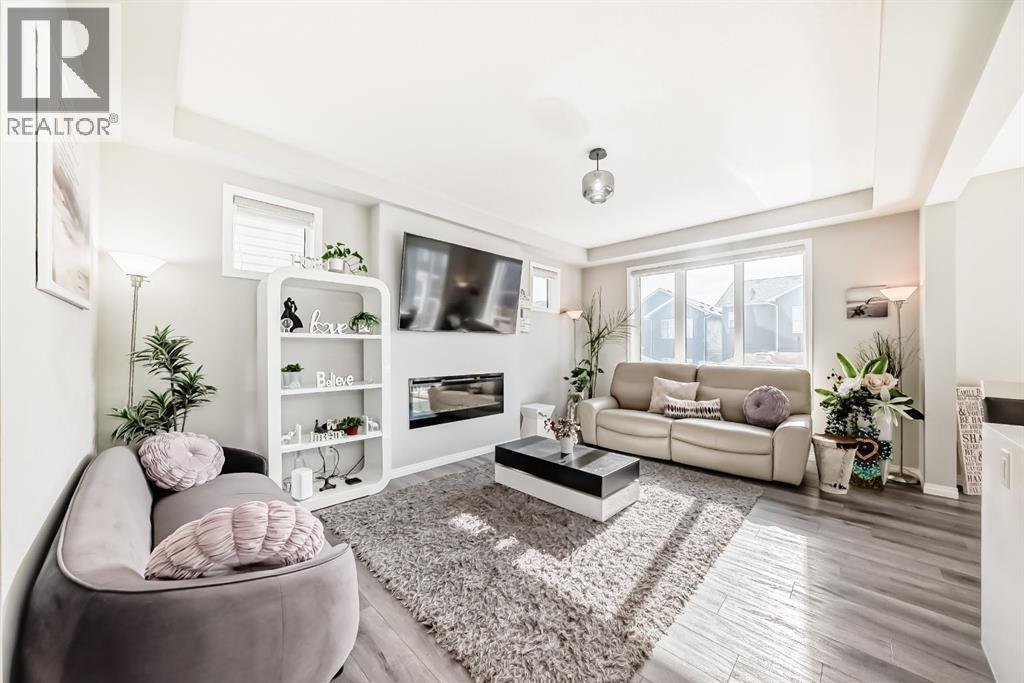 127 Carrington Crescent Nw, Calgary, Alberta  T3P 1R2 - Photo 4 - A2276277