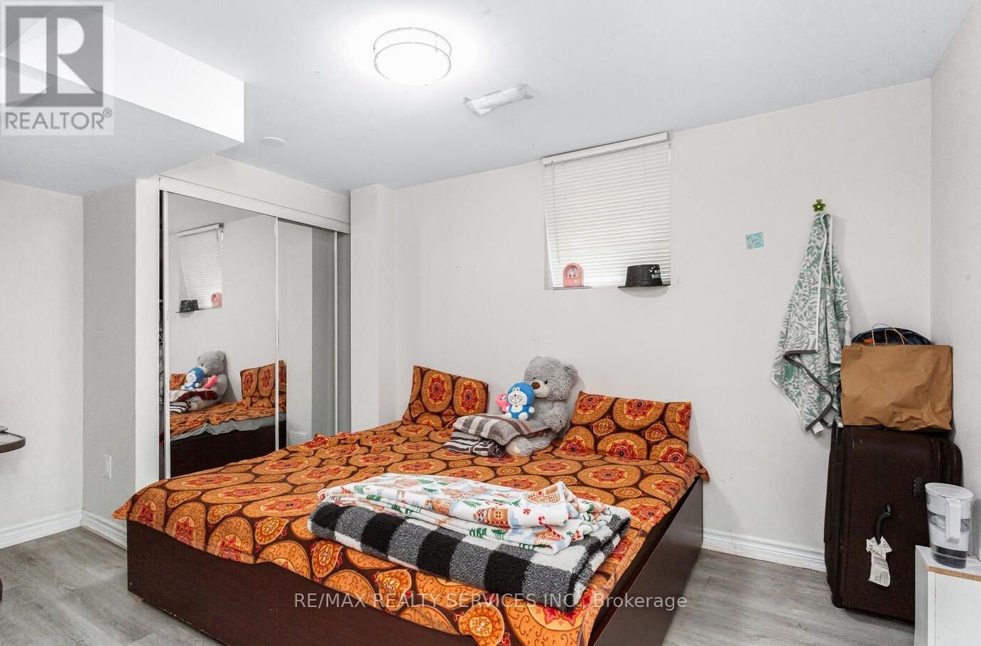 20 Driscoll Drive, Brampton, Ontario  L6Y 3H7 - Photo 9 - W12654360