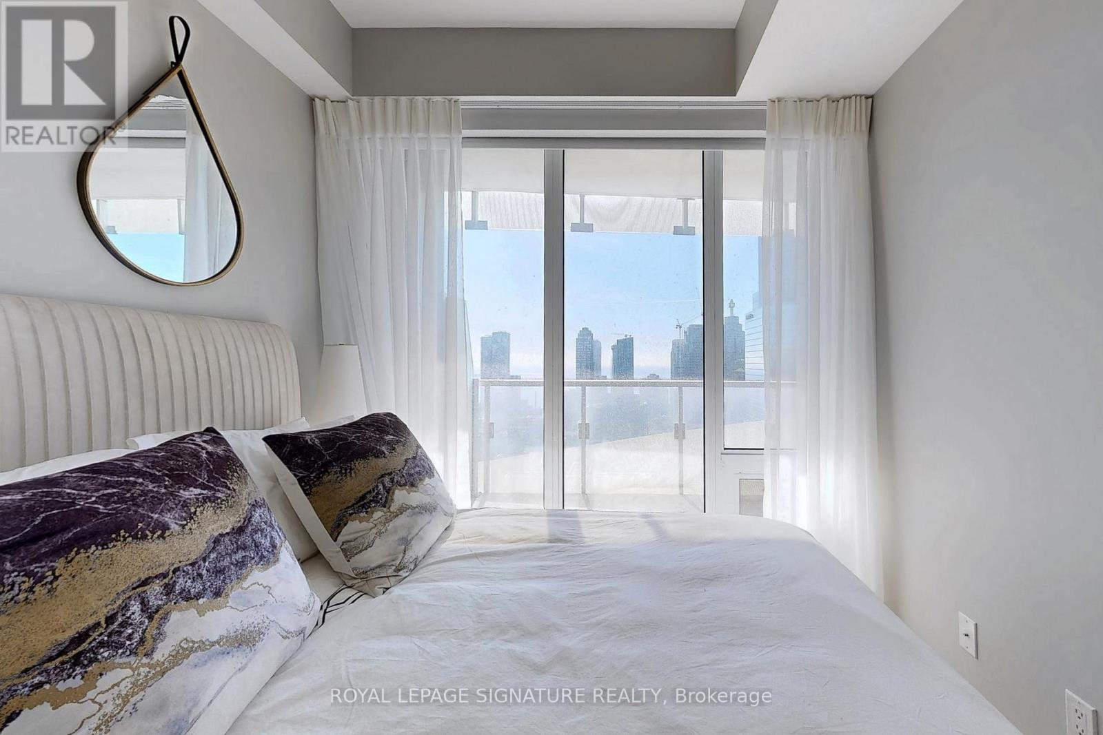 4409 - 197 Yonge Street, Toronto, Ontario  M5B 1M4 - Photo 19 - C12654378