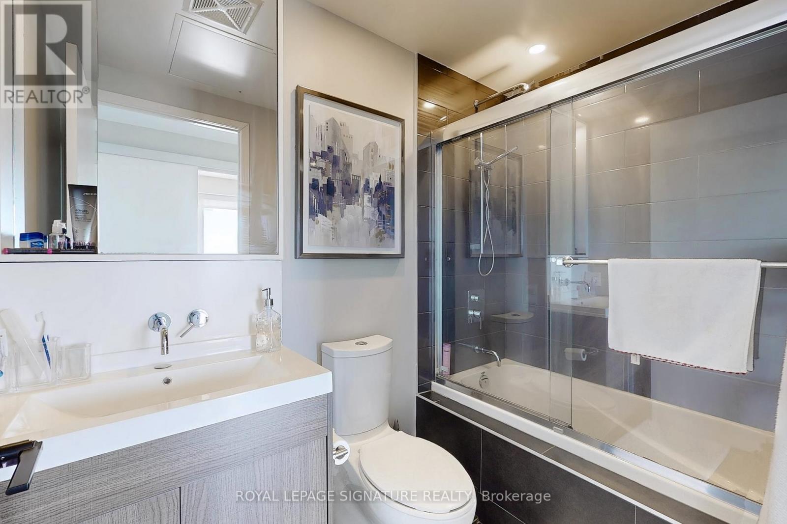 4409 - 197 Yonge Street, Toronto, Ontario  M5B 1M4 - Photo 20 - C12654378