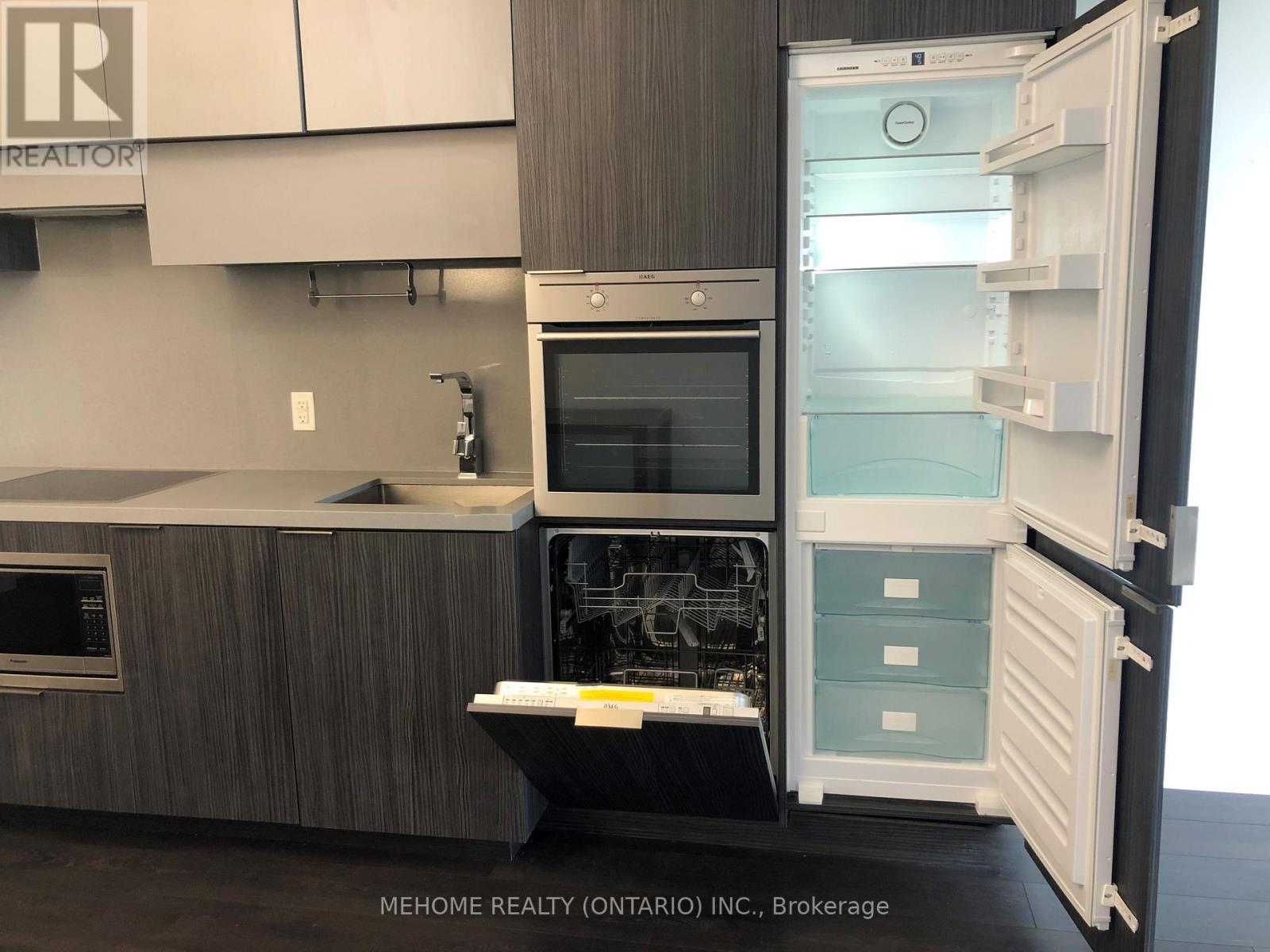 2001 - 8 Eglinton Avenue E, Toronto, Ontario  M4P 0C1 - Photo 4 - C12654380