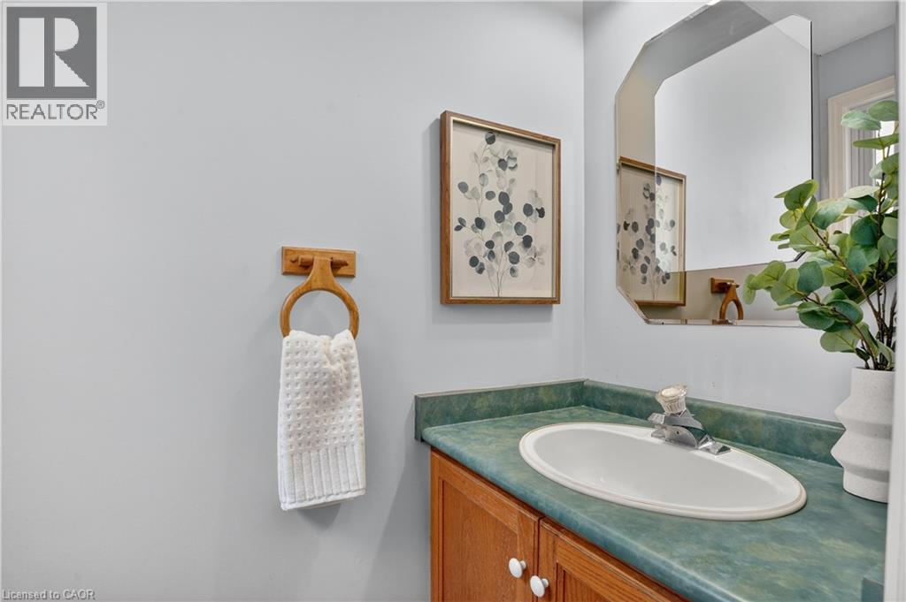 54 Glencliffe Court, Kitchener, Ontario  N2B 3X1 - Photo 7 - 40787052