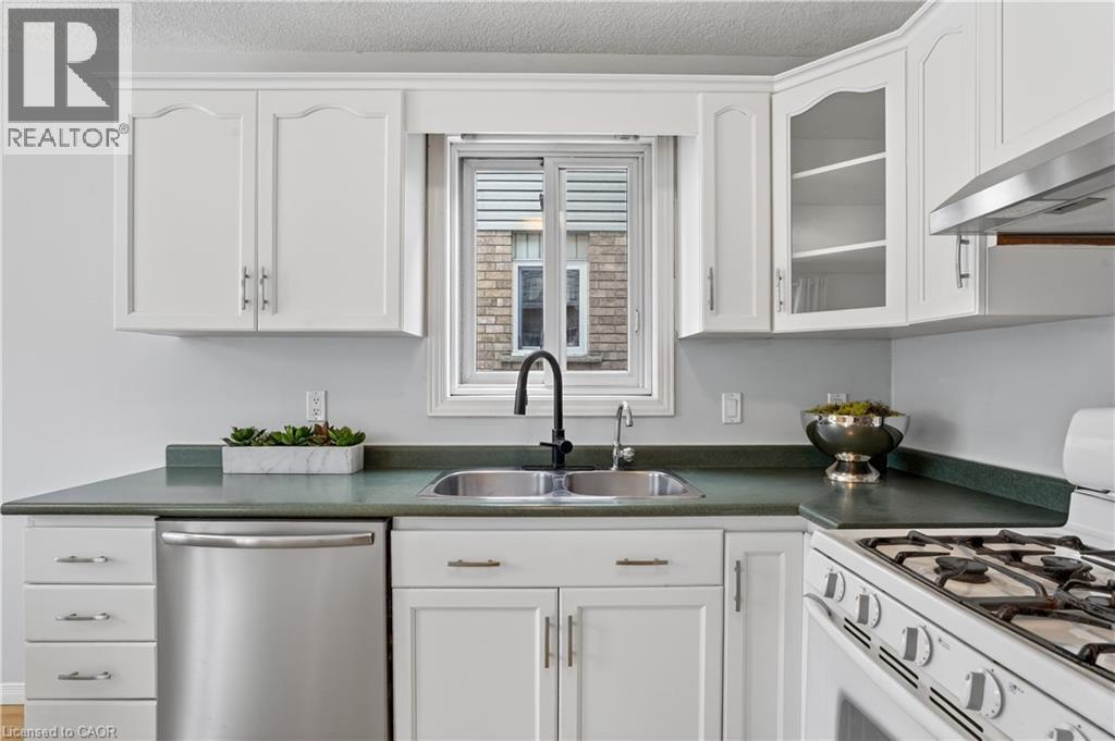 54 Glencliffe Court, Kitchener, Ontario  N2B 3X1 - Photo 20 - 40787052