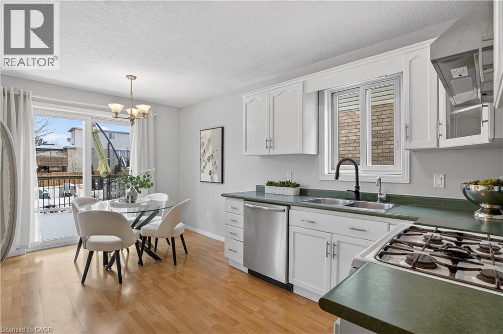 54 Glencliffe Court, Kitchener, Ontario  N2B 3X1 - Photo 19 - 40787052