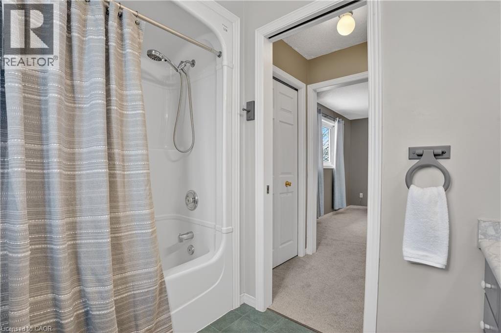 54 Glencliffe Court, Kitchener, Ontario  N2B 3X1 - Photo 32 - 40787052