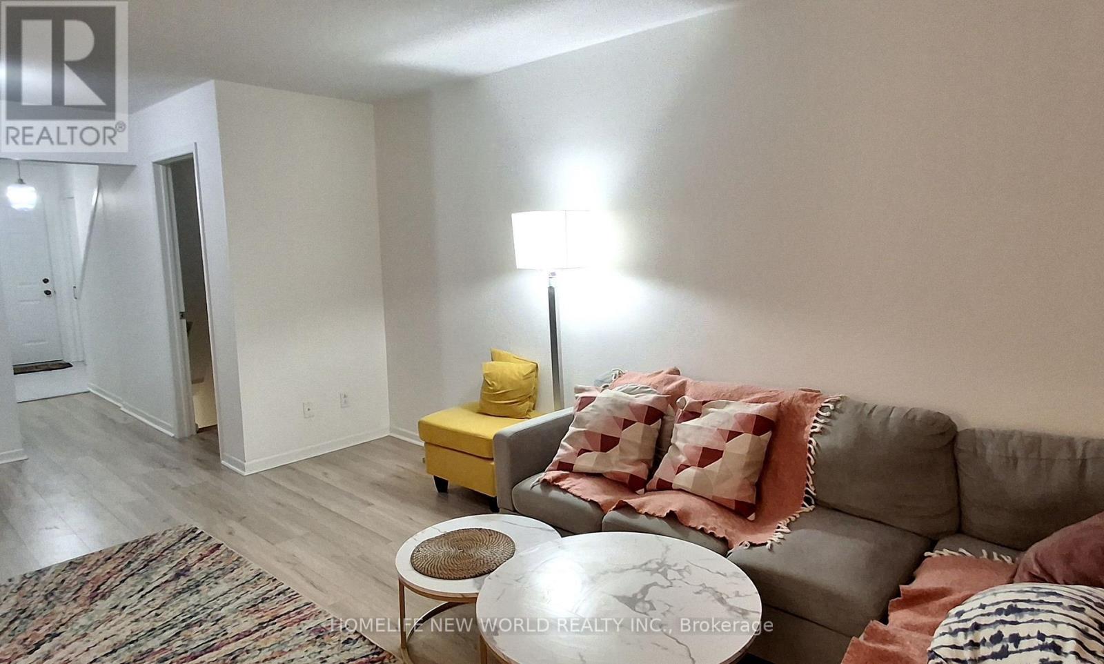 31 - 551 Steeles Avenue W, Toronto, Ontario  M2M 3Y1 - Photo 2 - C12654374