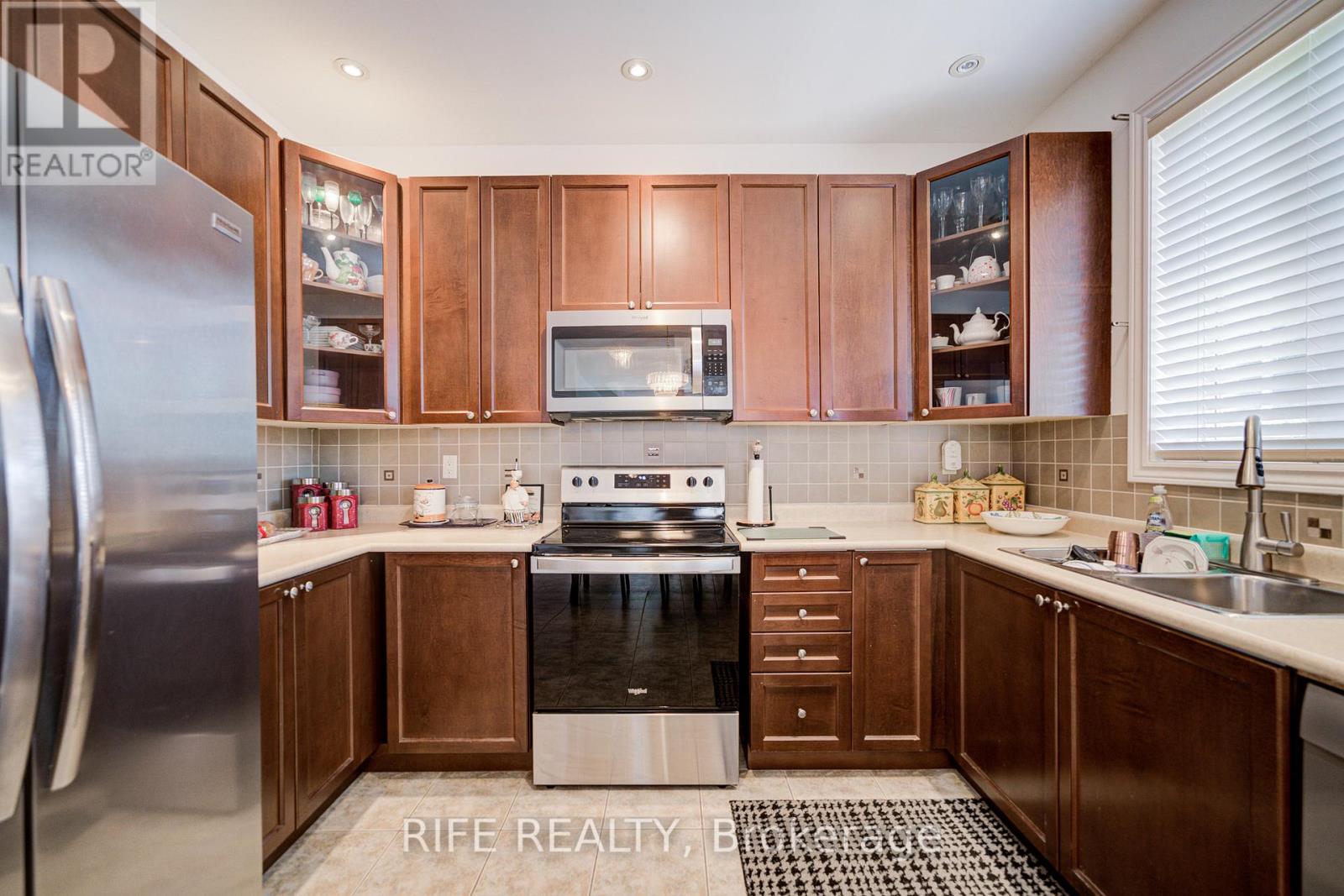 106 Craggview Drive, Toronto, Ontario  M1E 2L8 - Photo 10 - E12654382