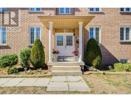 106 CRAGGVIEW DRIVE, Toronto, Ontario