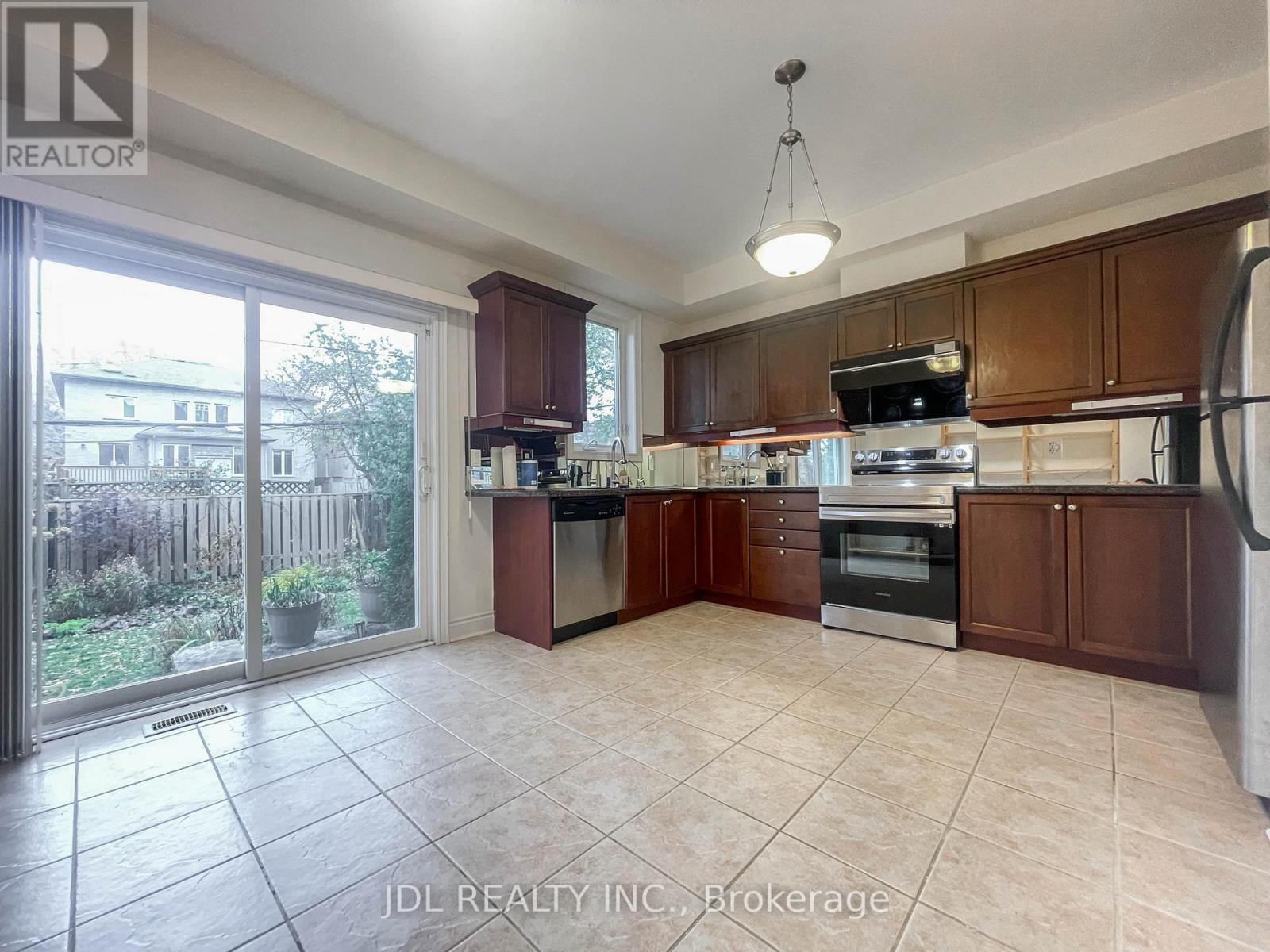 3 Garvin Mews, Toronto, Ontario  M2N 0B2 - Photo 15 - C12654386