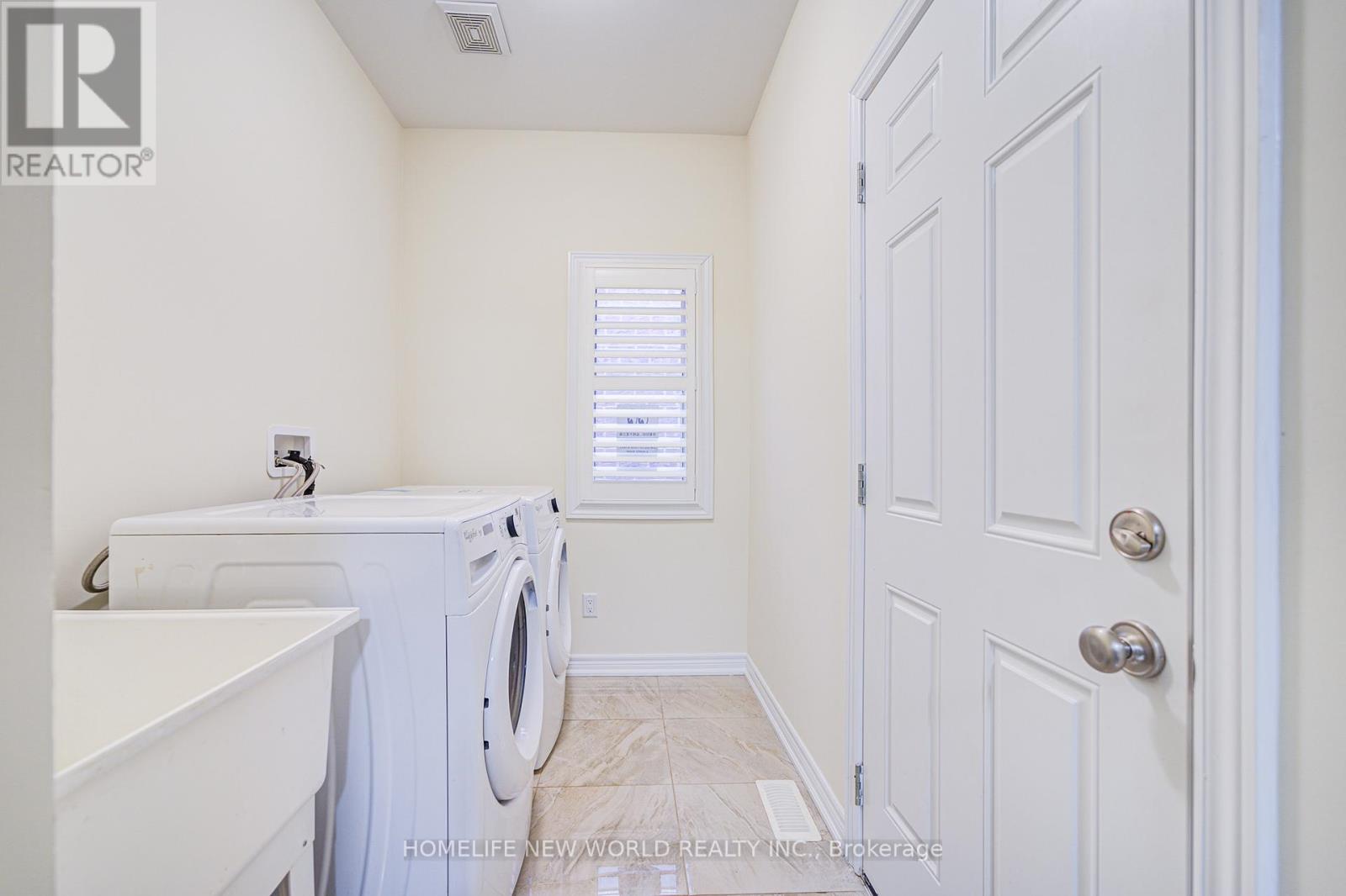 88 Roth Street, Aurora, Ontario  L4G 0W7 - Photo 15 - N12355074