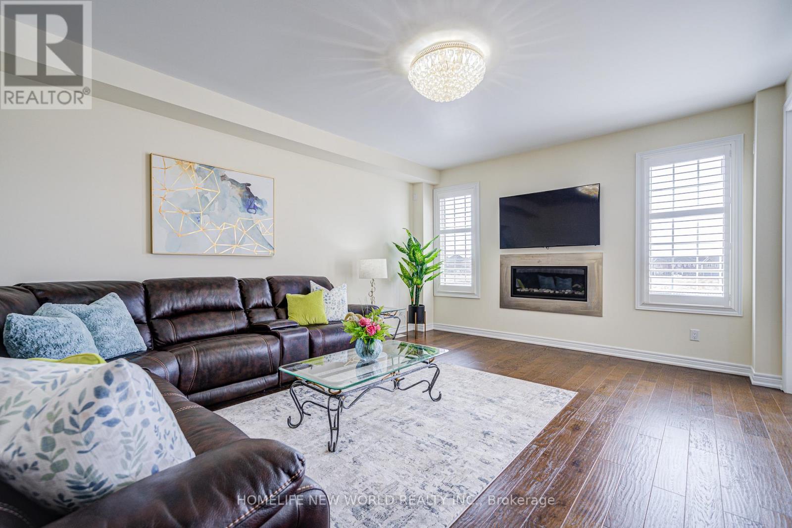 88 Roth Street, Aurora, Ontario  L4G 0W7 - Photo 8 - N12355074