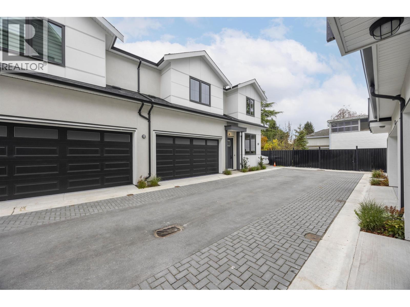 4 9500 GARDEN CITY ROAD, Richmond, British Columbia