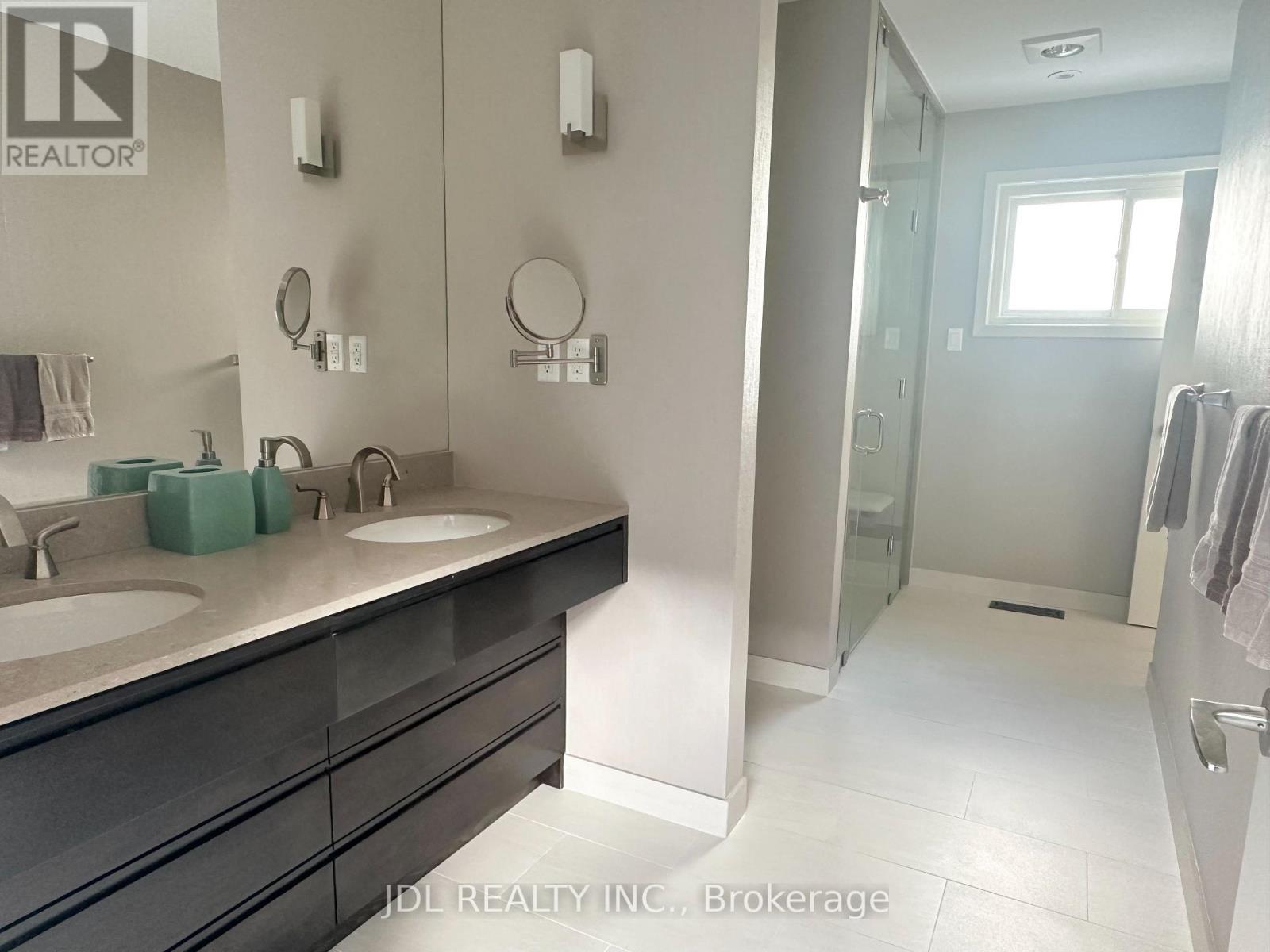 Main And Upper - 17 Fairway Heights Crescent, Markham, Ontario  L3T 1K1 - Photo 10 - N12654394