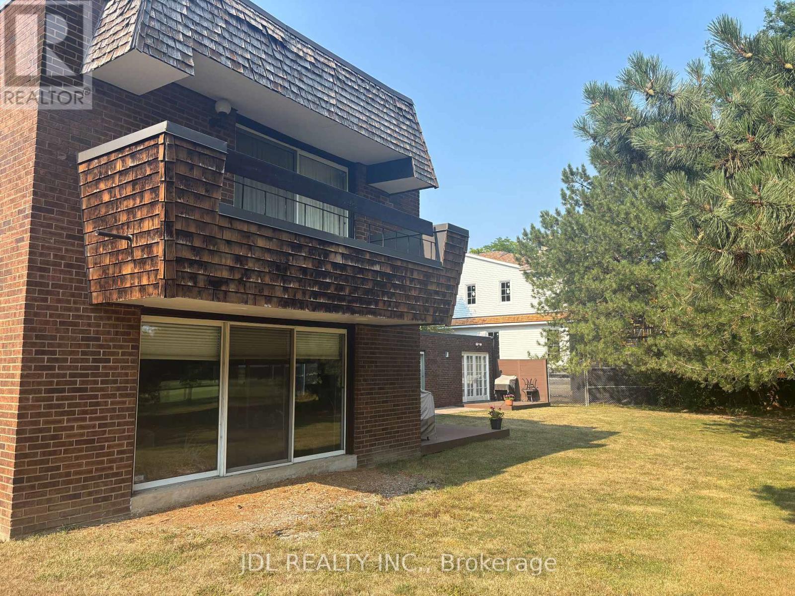 Main And Upper - 17 Fairway Heights Crescent, Markham, Ontario  L3T 1K1 - Photo 29 - N12654394