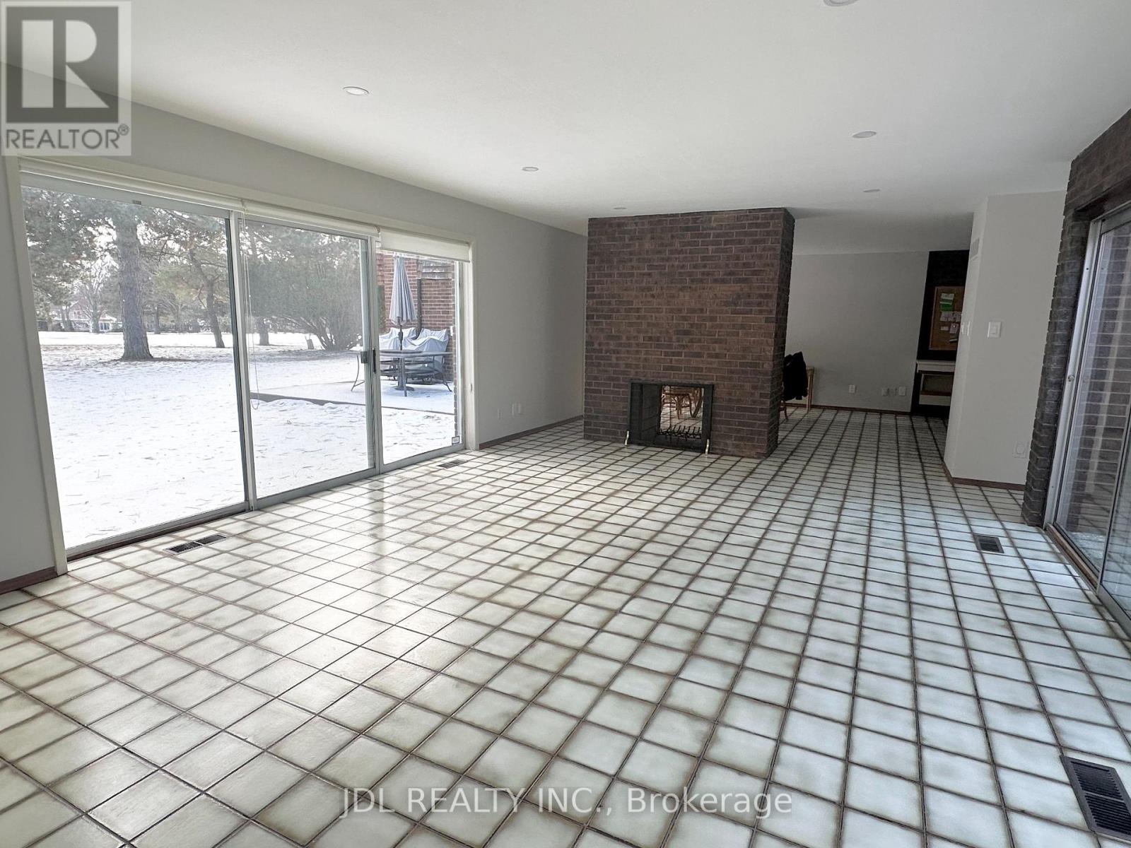 Main And Upper - 17 Fairway Heights Crescent, Markham, Ontario  L3T 1K1 - Photo 4 - N12654394