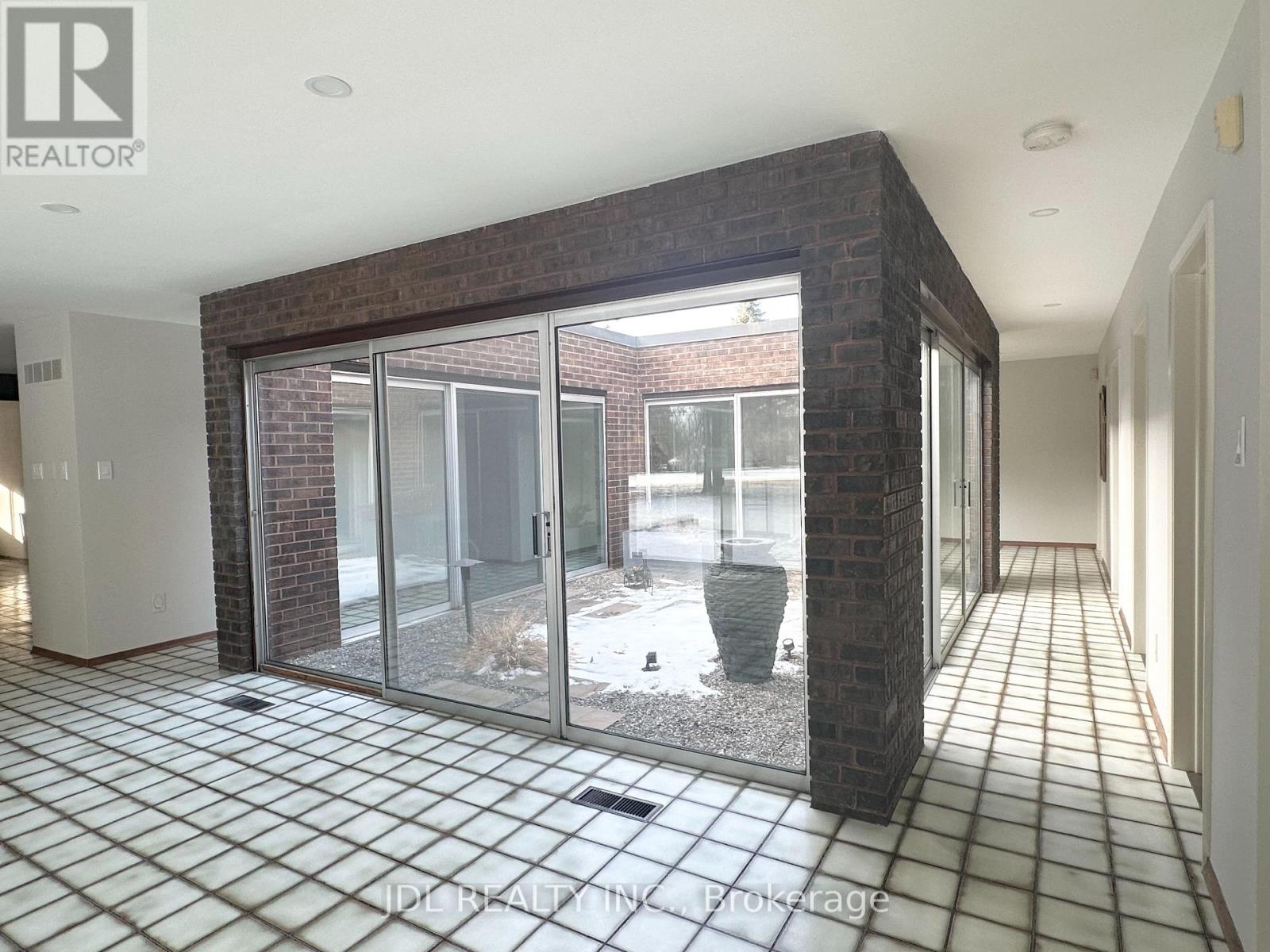 Main And Upper - 17 Fairway Heights Crescent, Markham, Ontario  L3T 1K1 - Photo 5 - N12654394